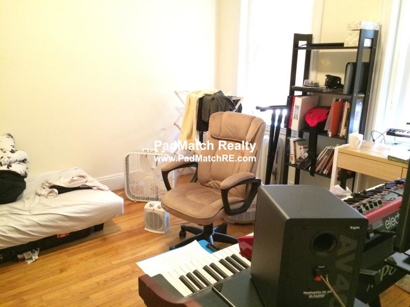1 split bed, 1 bath apartment for rent at 1209 Boylston St Unit 24, Fenway — photo 3 of 6