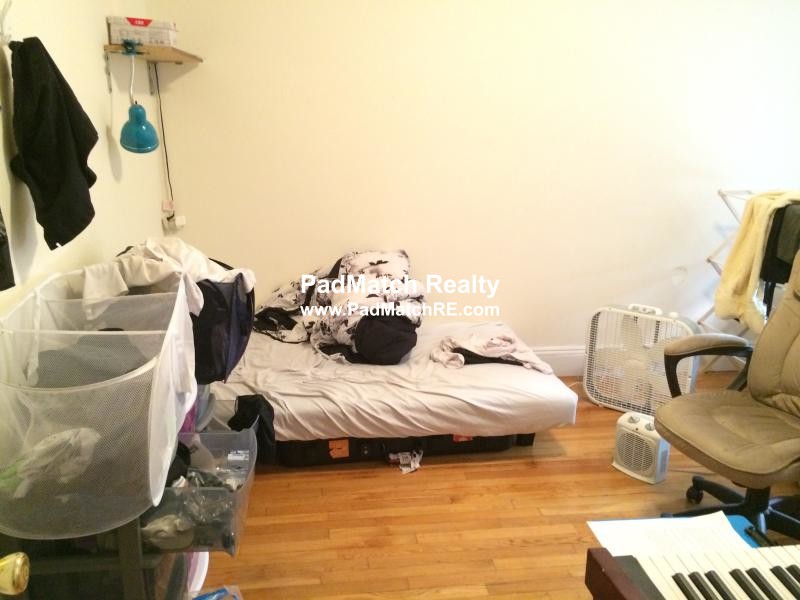 1 split bed, 1 bath apartment for rent at 1209 Boylston St Unit 24, Fenway — photo 4 of 6