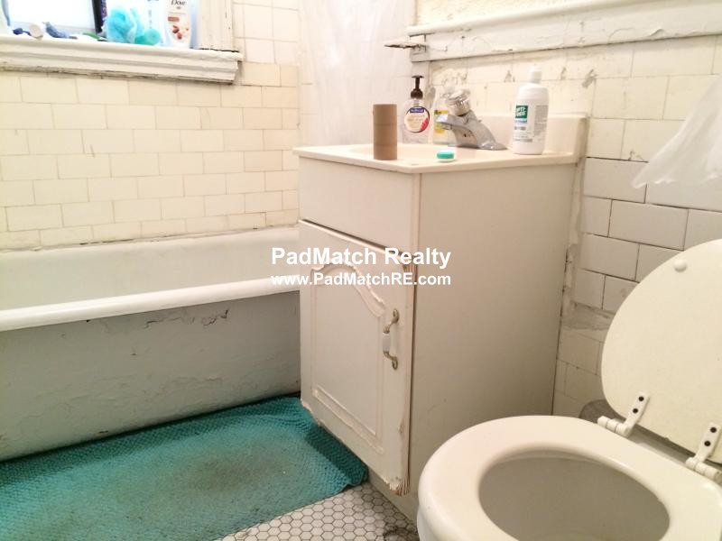 1 split bed, 1 bath apartment for rent at 1209 Boylston St Unit 24, Fenway — photo 5 of 6