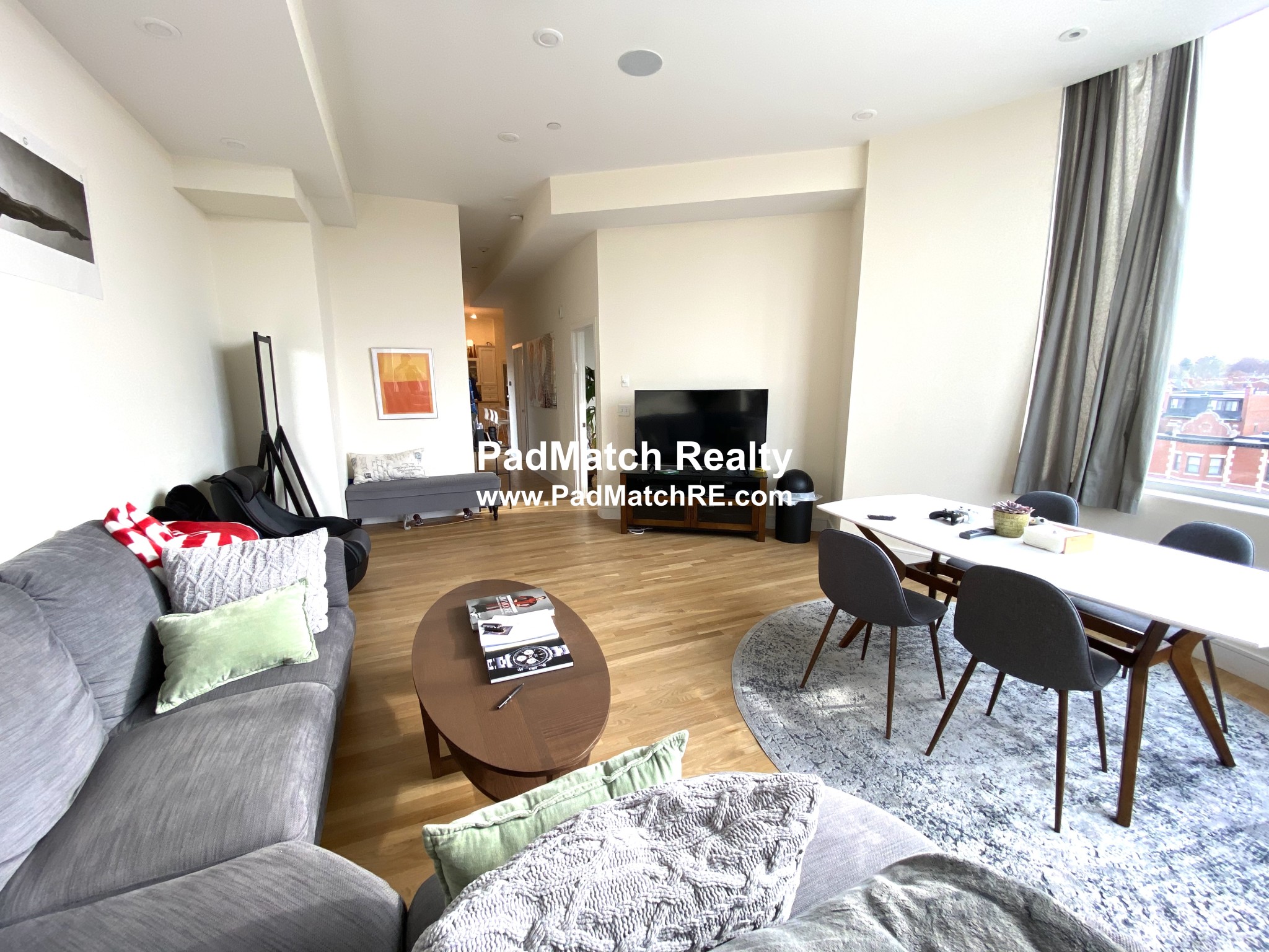 877 Beacon St, Fenway