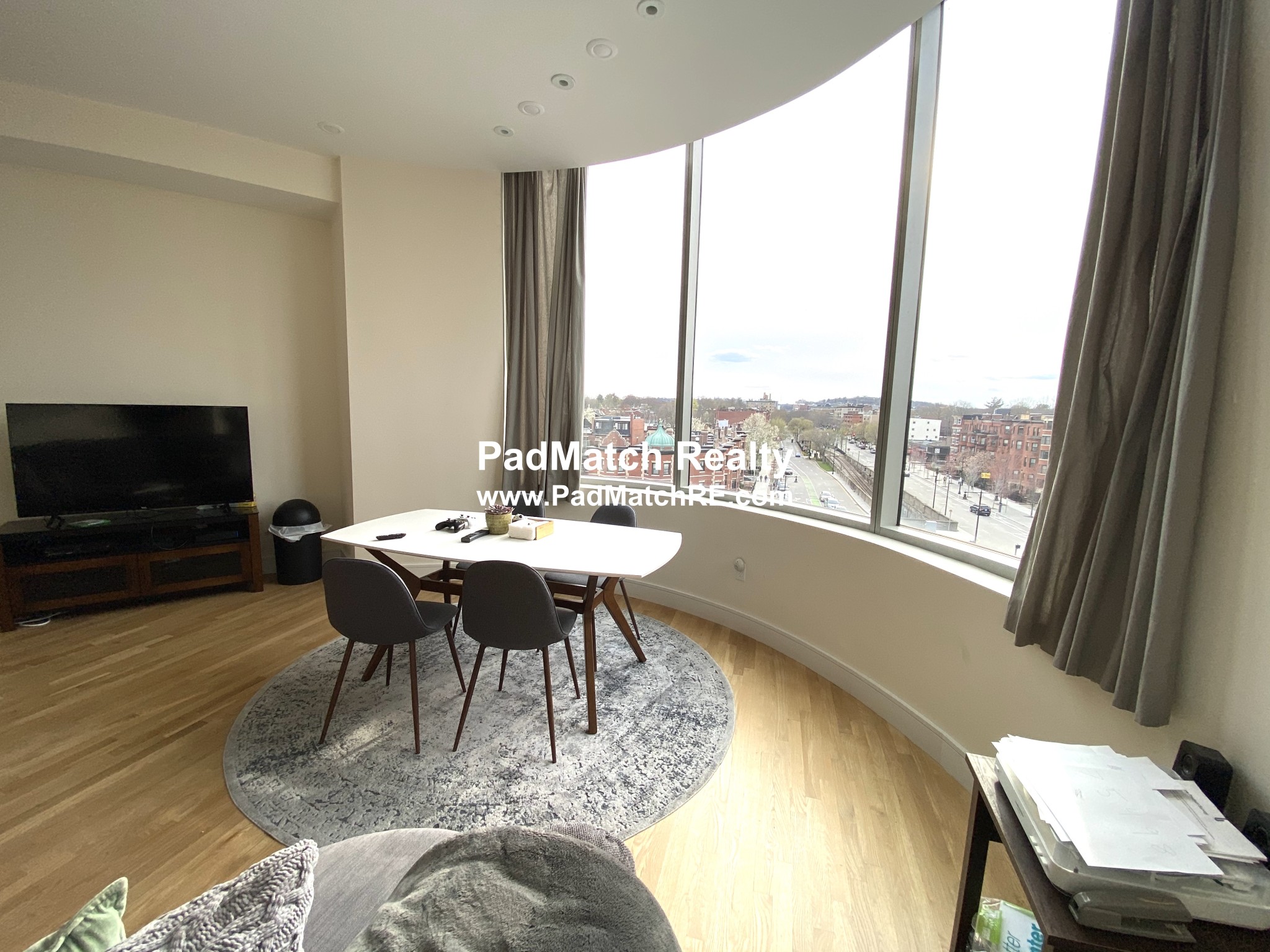 877 Beacon St, Fenway