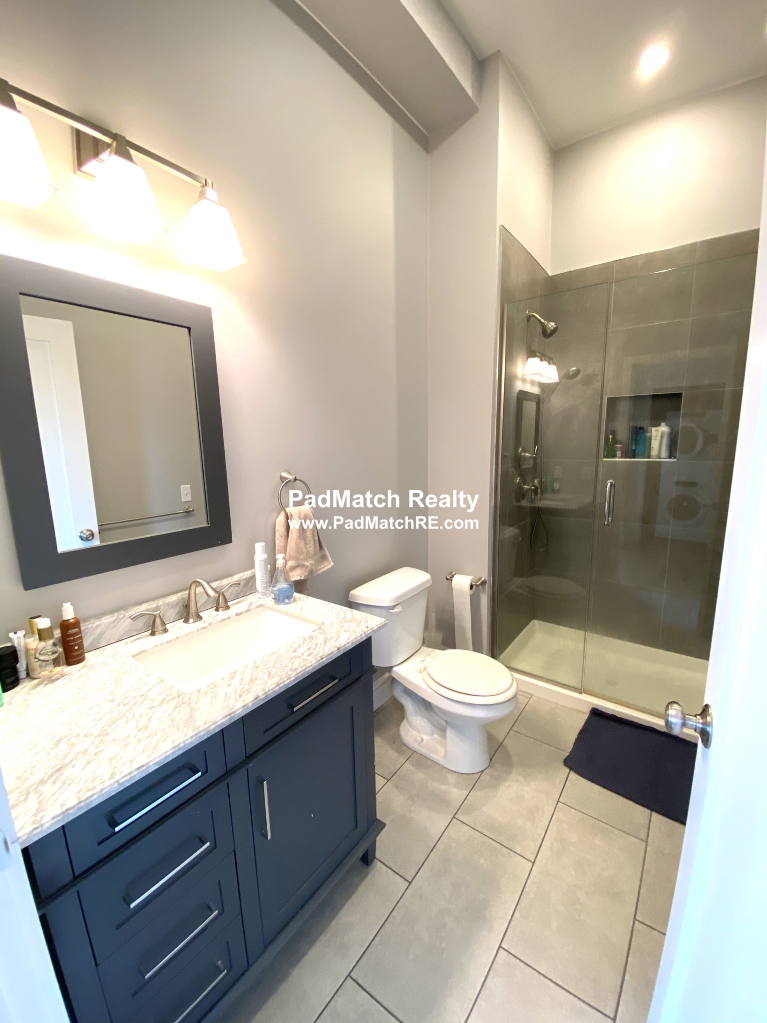 877 Beacon St, Fenway