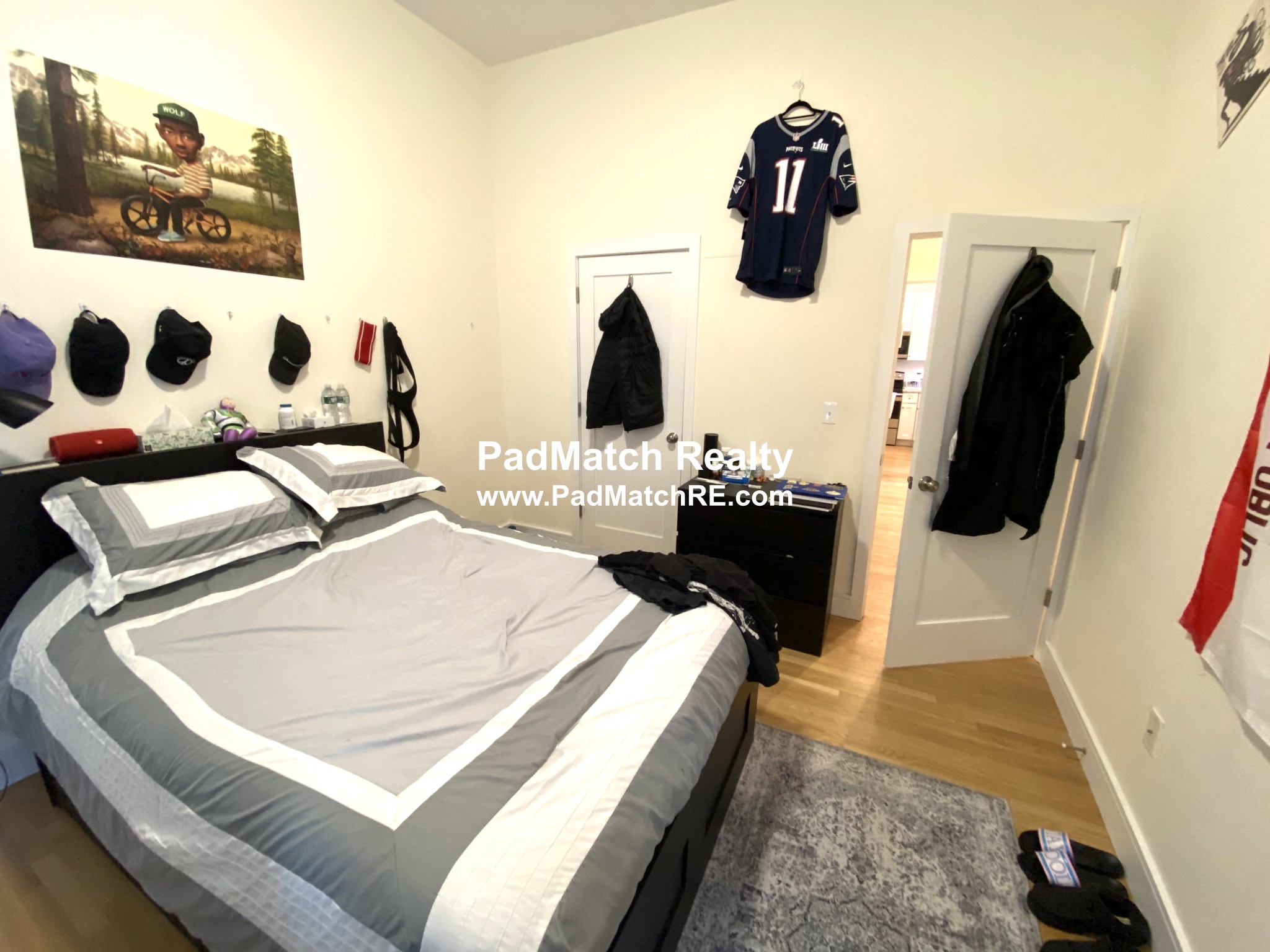 877 Beacon St, Fenway