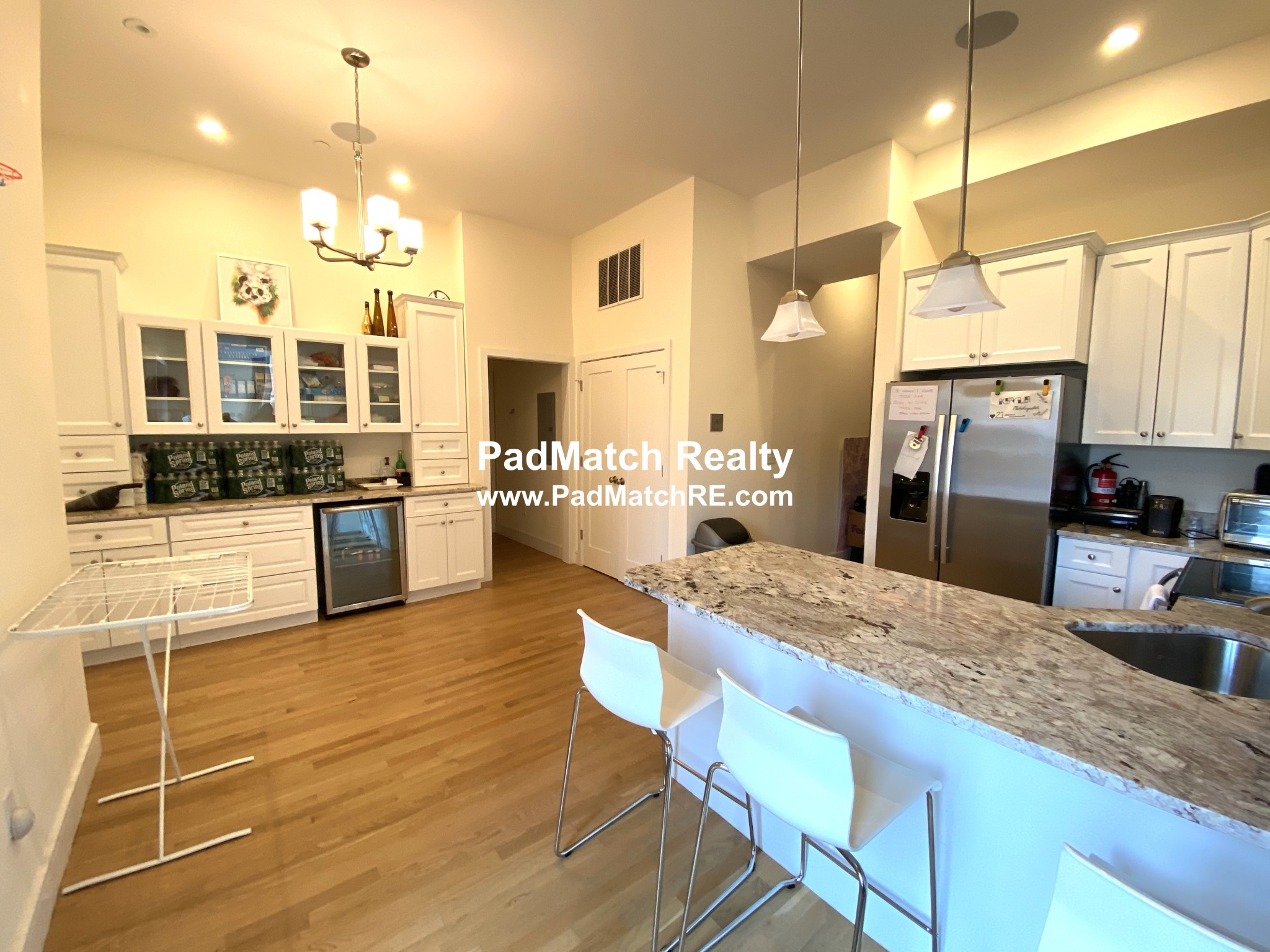 877 Beacon St, Fenway