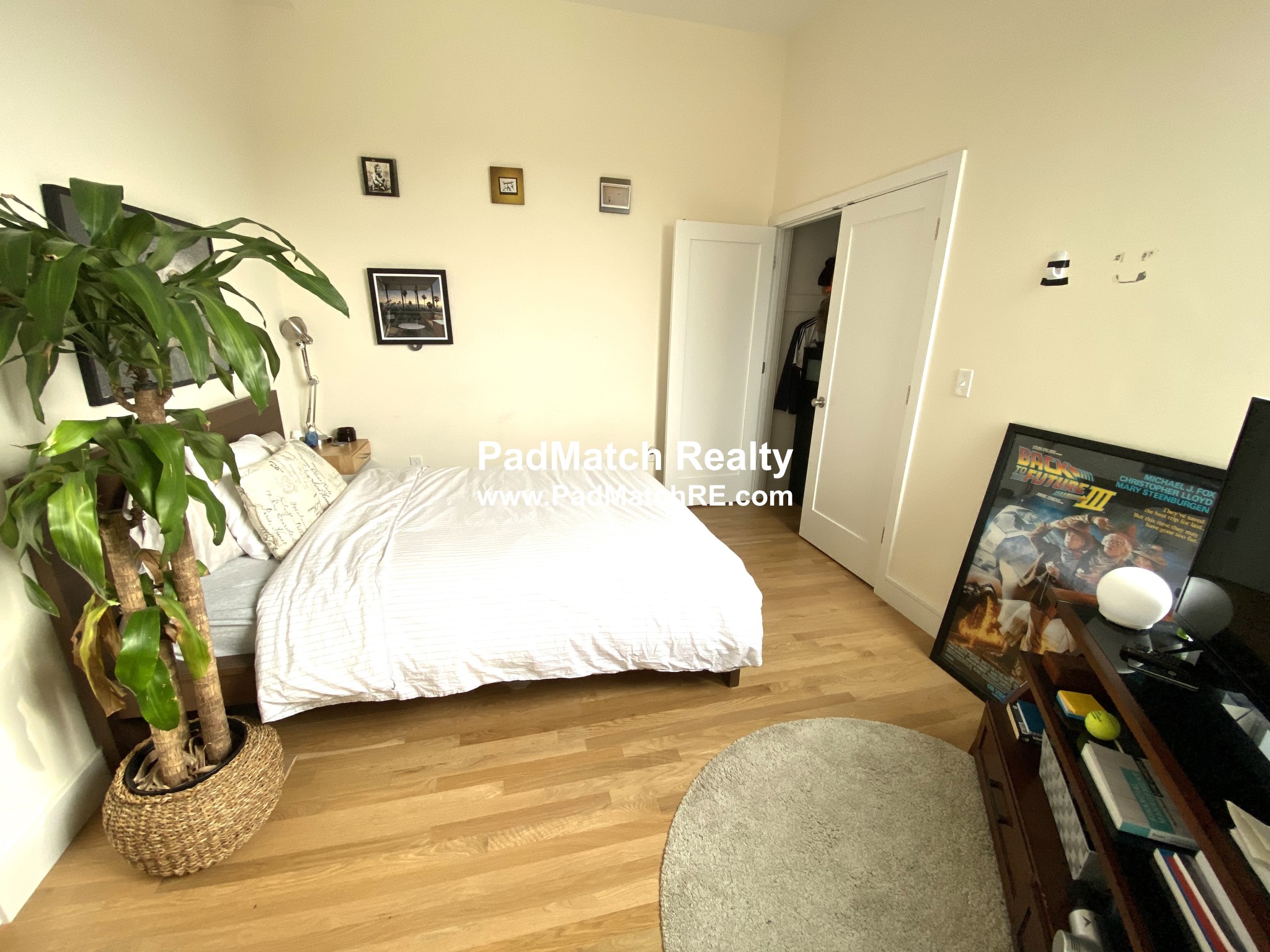 877 Beacon St, Fenway