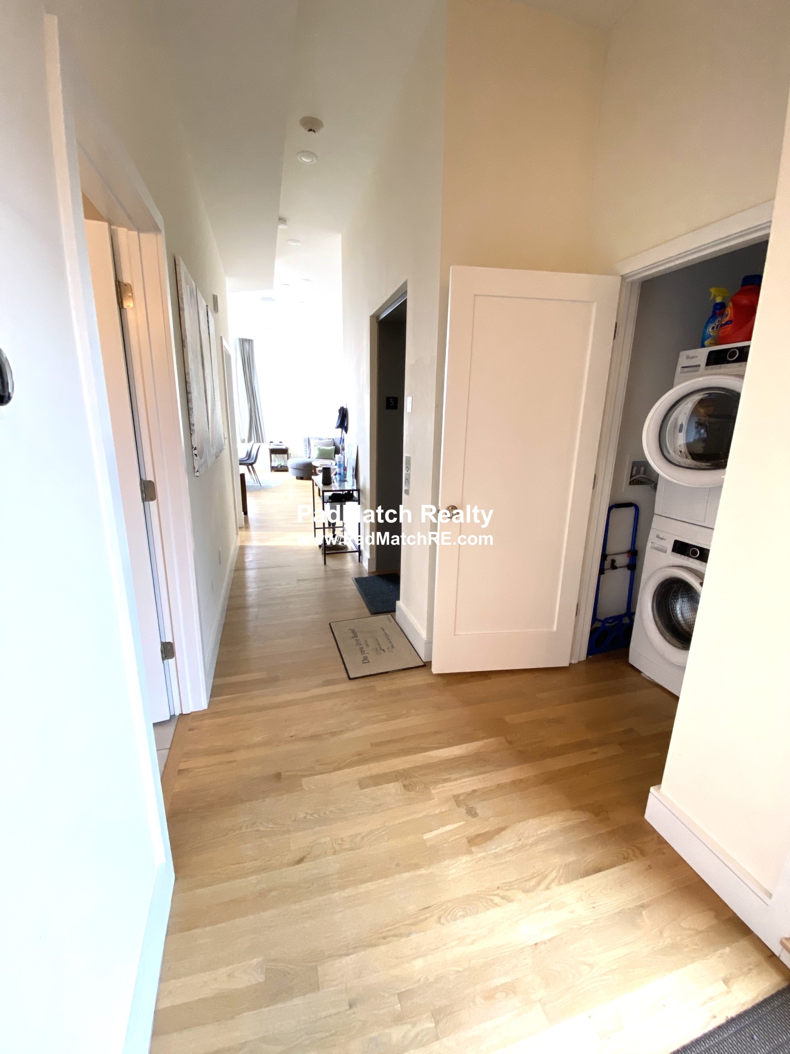 877 Beacon St, Fenway