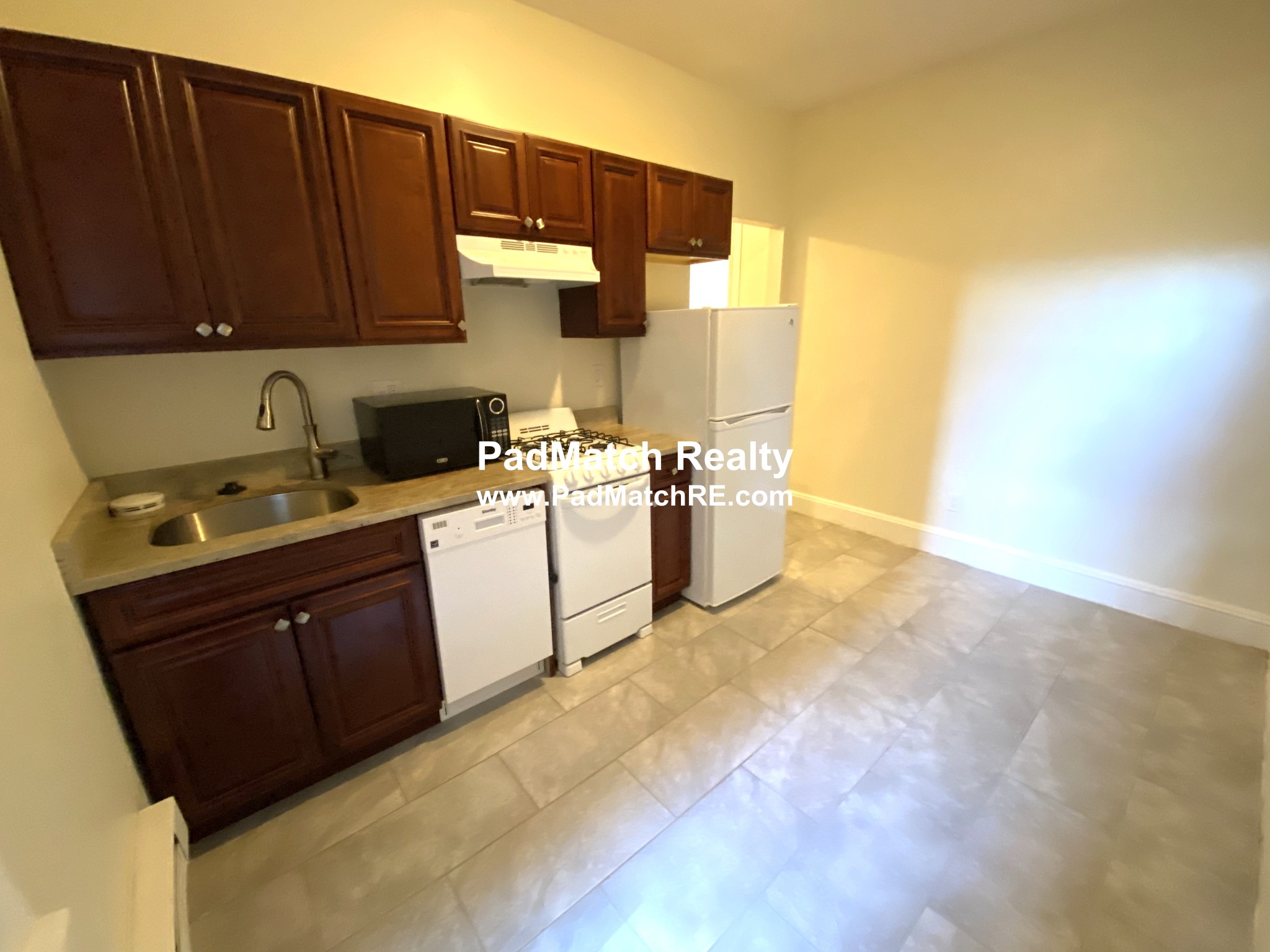 Studio bed, 1 bath apartment for rent at 69 Harvard Ave Unit 1, Allston — photo 5 of 8
