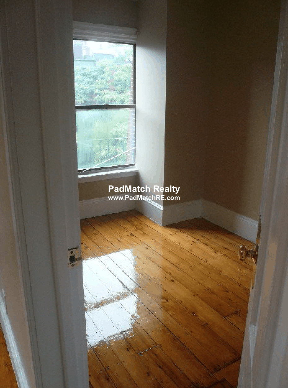 1 bed, 1 bath apartment for rent at 221 Newbury St Unit 3R, Back Bay — photo 2 of 3