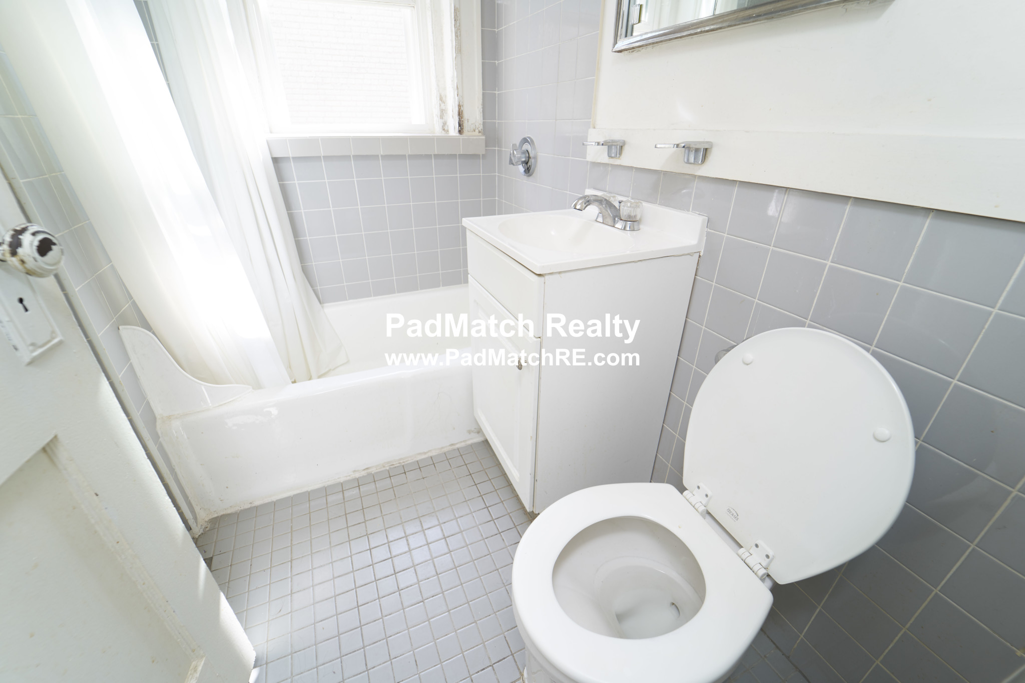 Studio bed, 1 bath apartment for rent at 143 Park Dr Unit 33, Fenway — photo 4 of 16