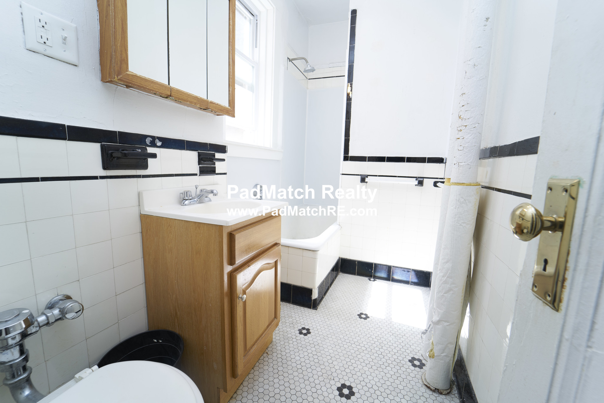 1800 Commonwealth Ave, Brighton