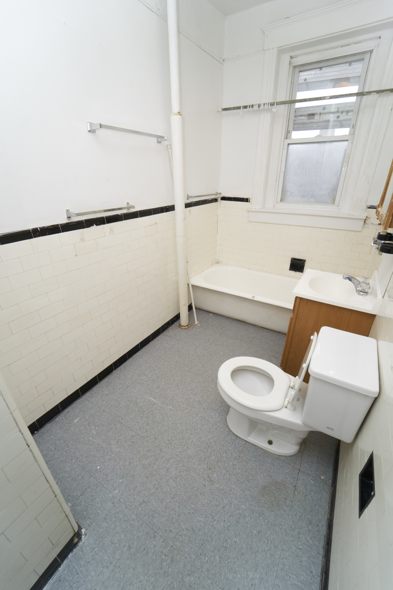 1375 Commonwealth Ave, Brighton