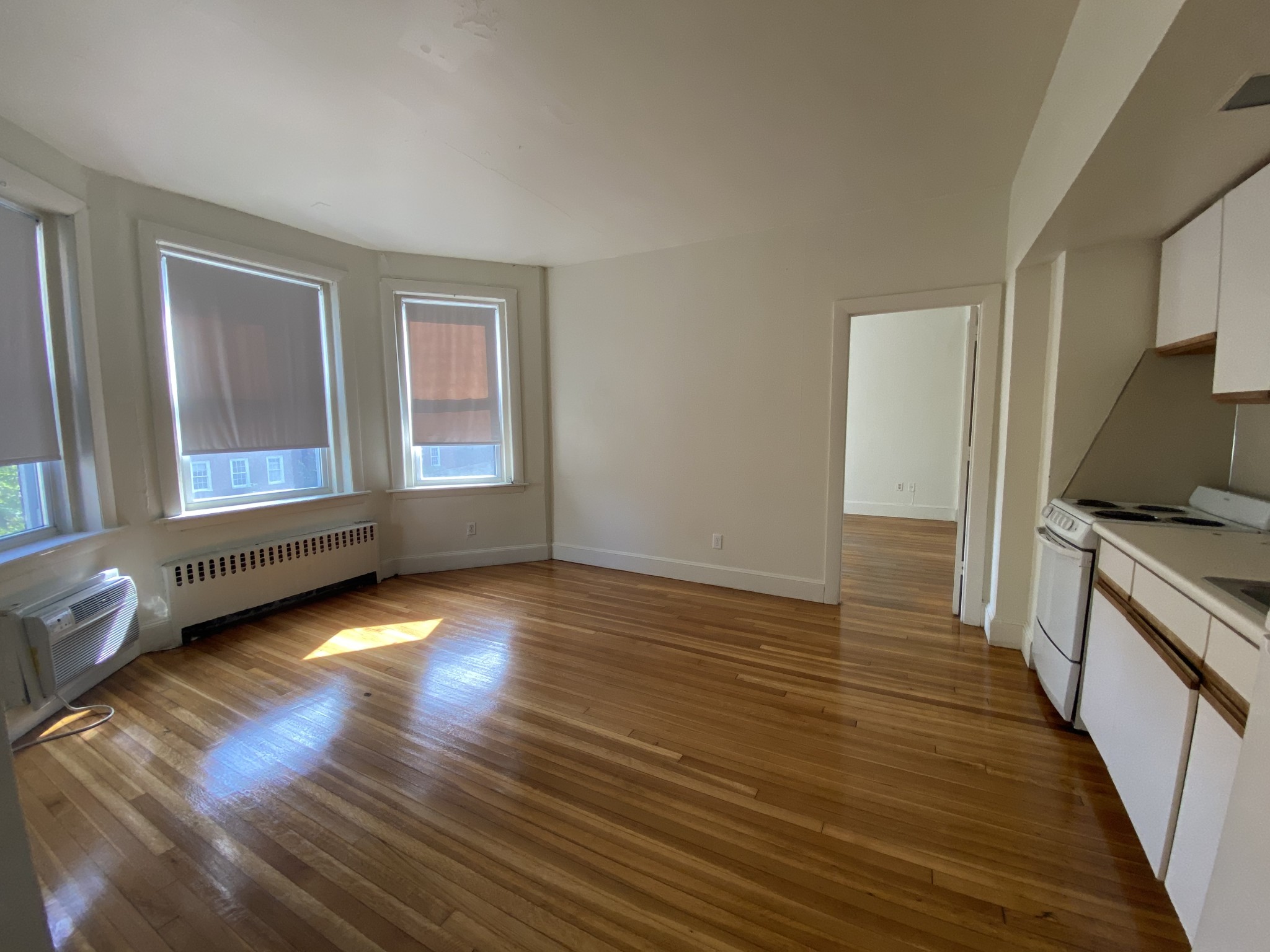 33 Lancaster Ter, Washington Square