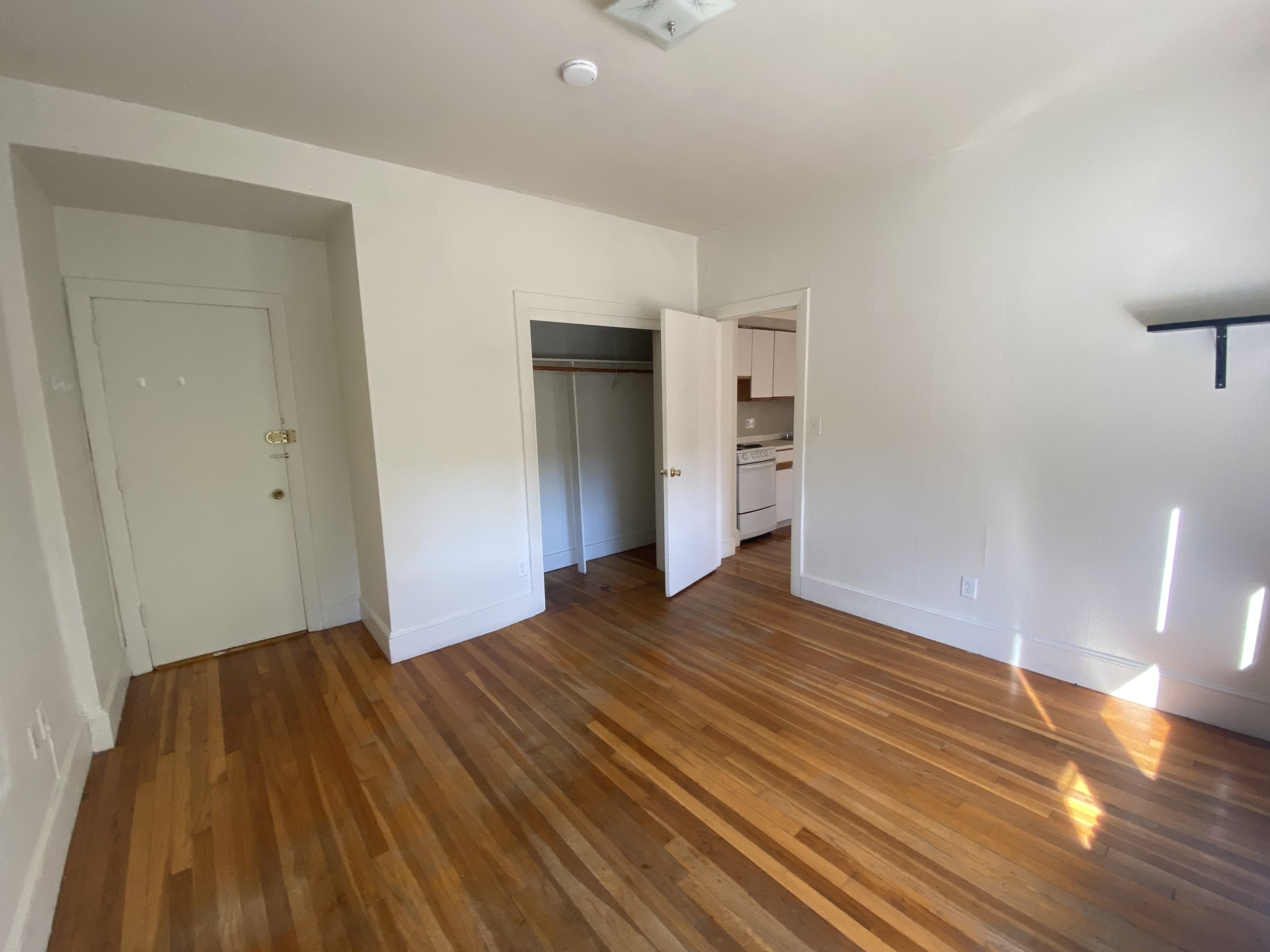 33 Lancaster Ter, Washington Square