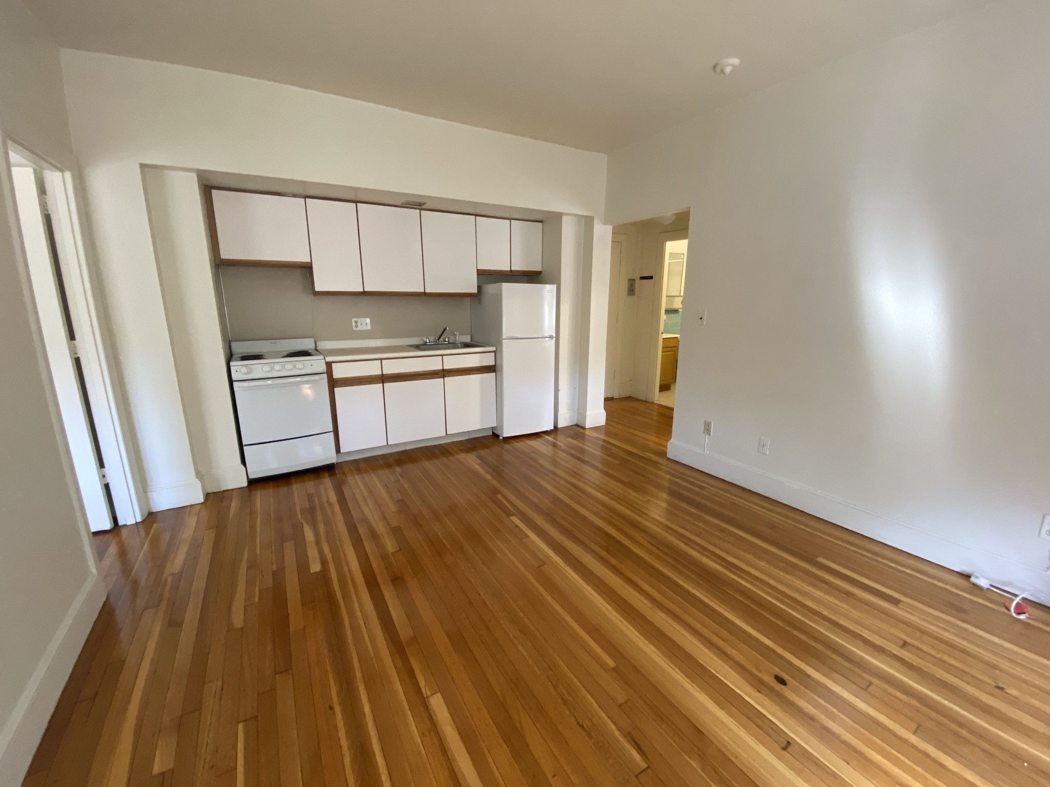 33 Lancaster Ter, Washington Square