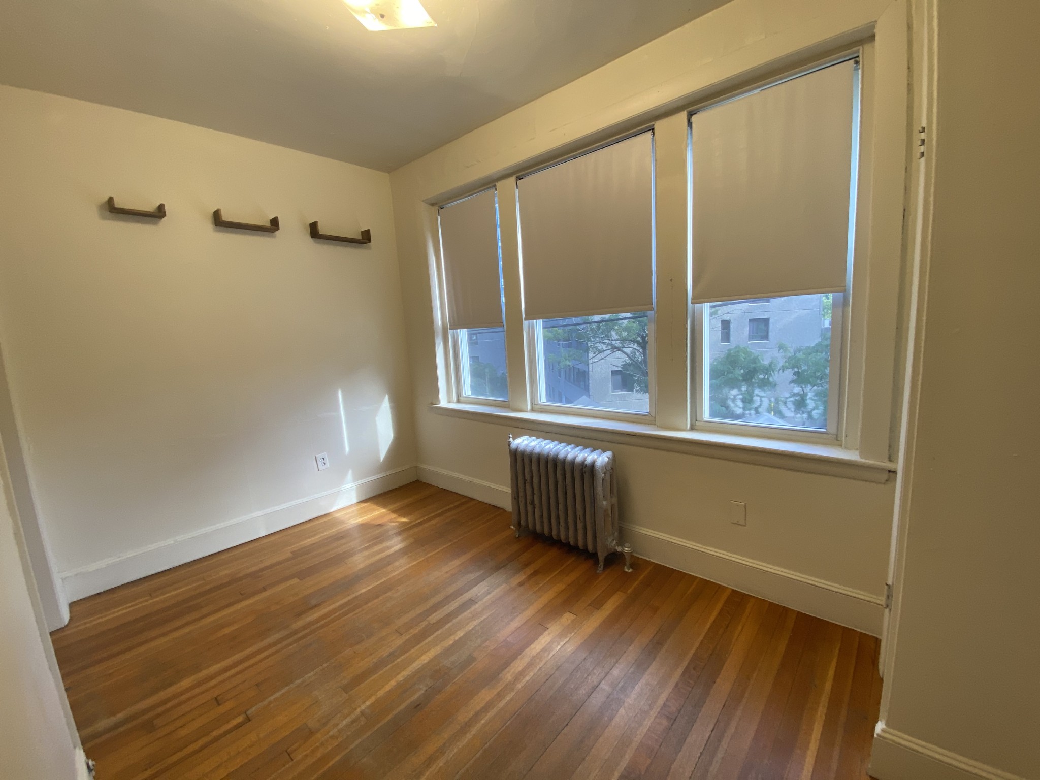 33 Lancaster Ter, Washington Square