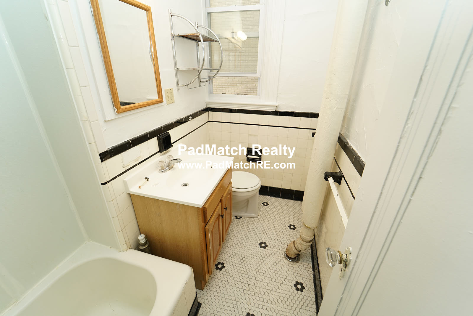 1810 Commonwealth Ave, Brighton