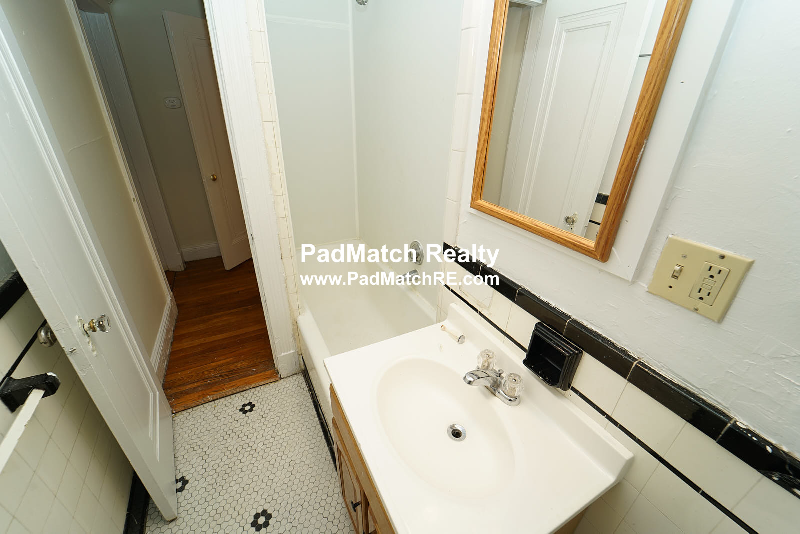 1810 Commonwealth Ave, Brighton