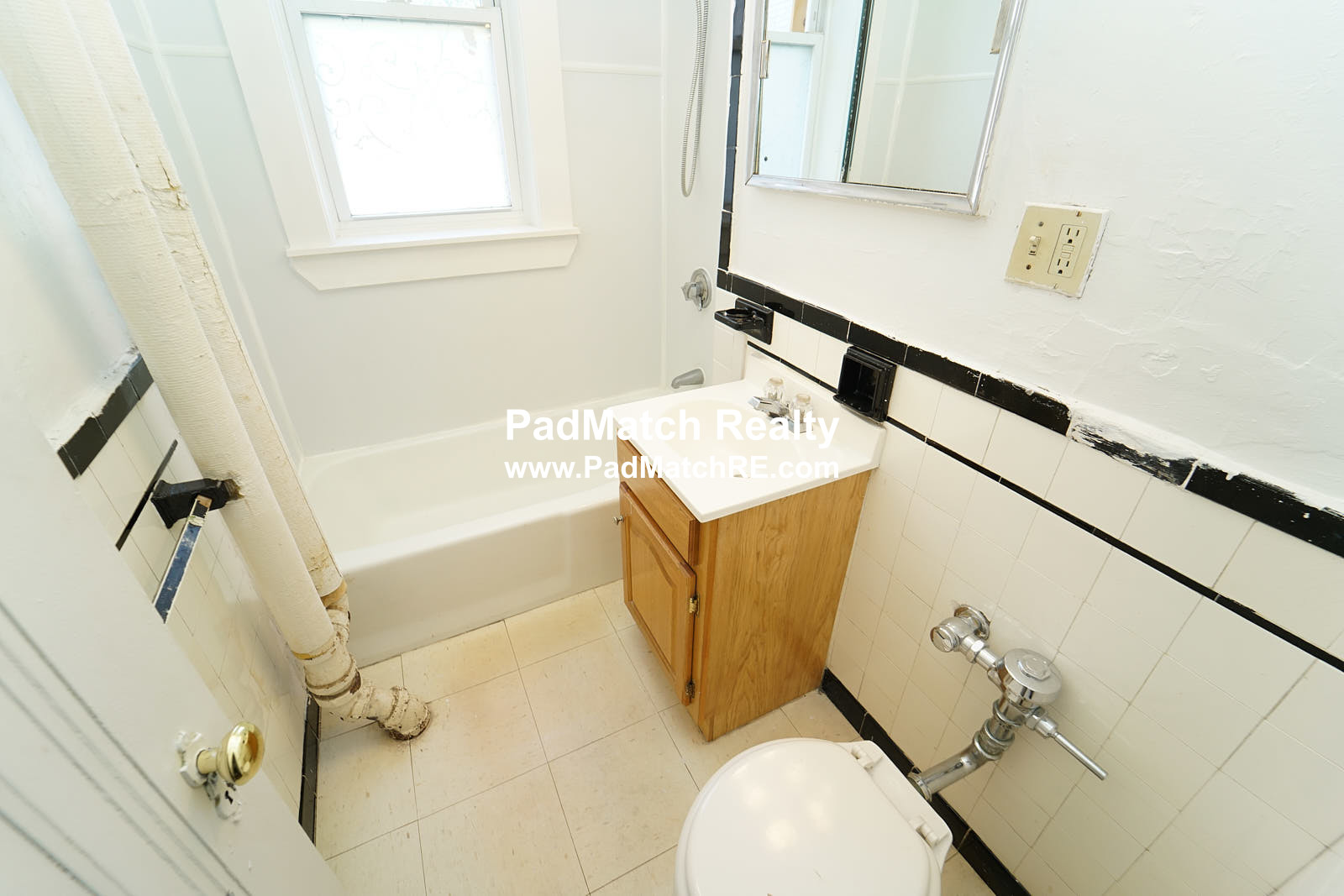 1810 Commonwealth Ave, Brighton