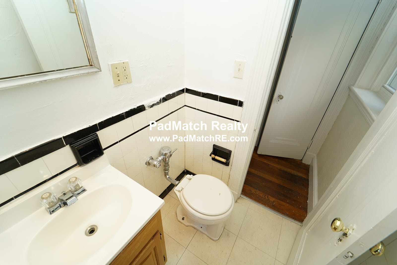 1810 Commonwealth Ave, Brighton