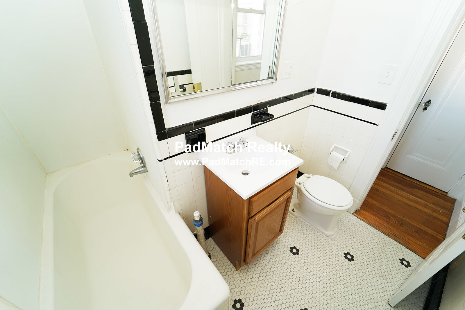 1810 Commonwealth Ave, Brighton