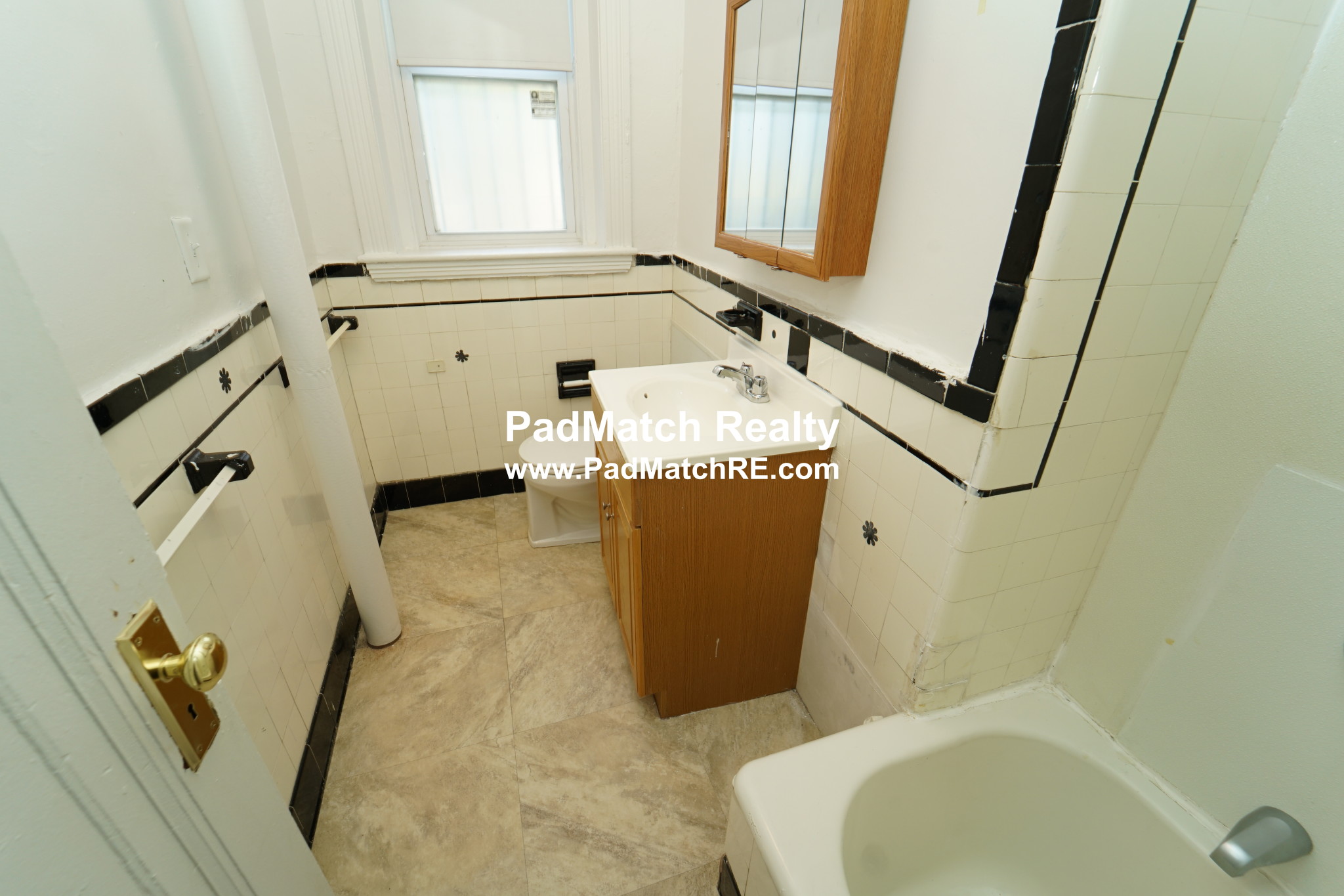 1810 Commonwealth Ave, Brighton