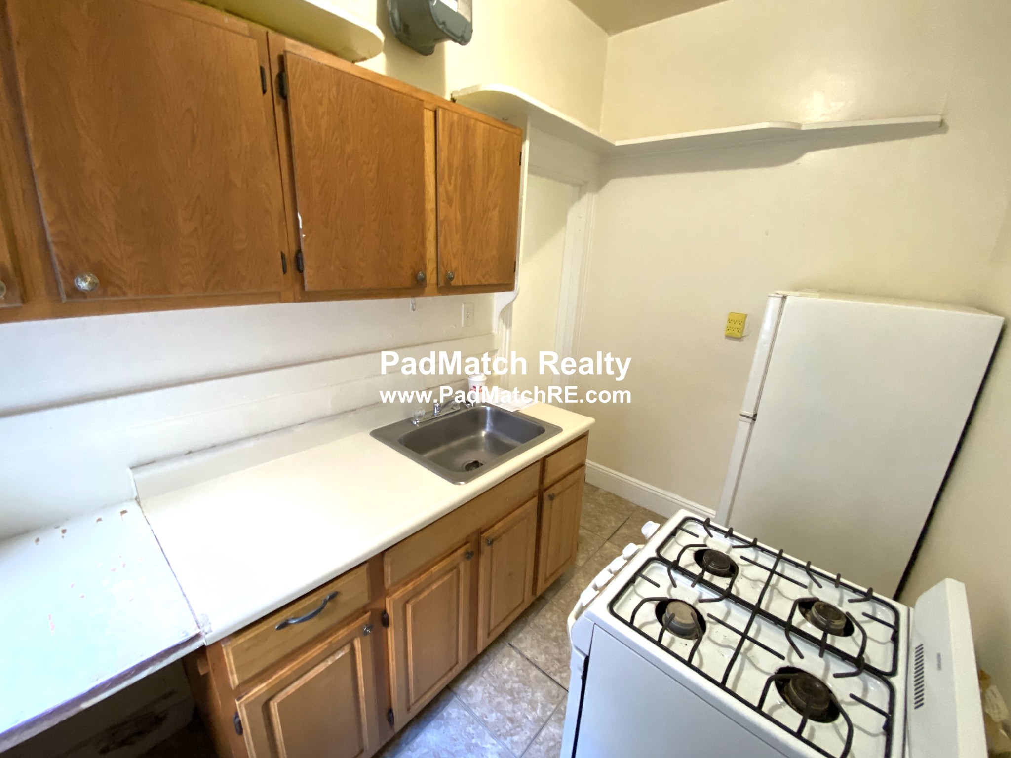 1 split bed, 1 bath apartment for rent at 1203 Boylston St Unit 5, Fenway — photo 5 of 10
