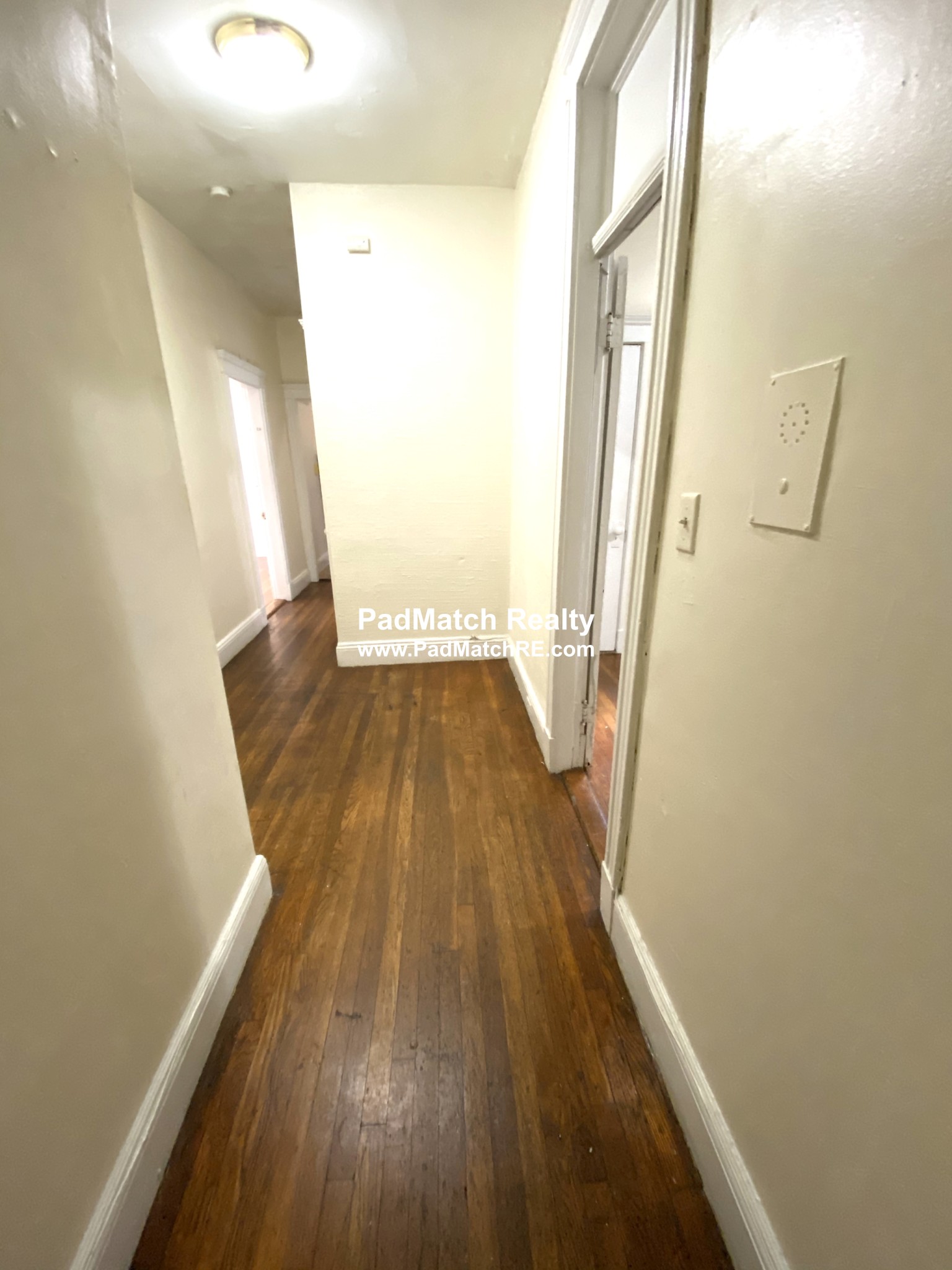 1 split bed, 1 bath apartment for rent at 1203 Boylston St Unit 5, Fenway — photo 3 of 10