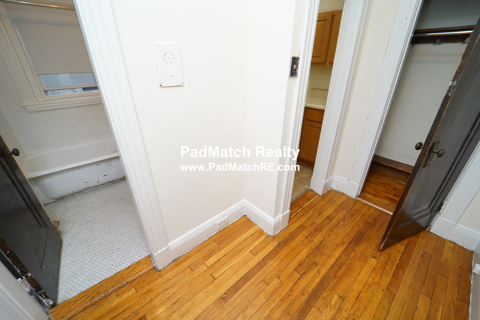 Studio bed, 1 bath apartment for rent at 1209 Boylston St Unit 26, Fenway — photo 3 of 13