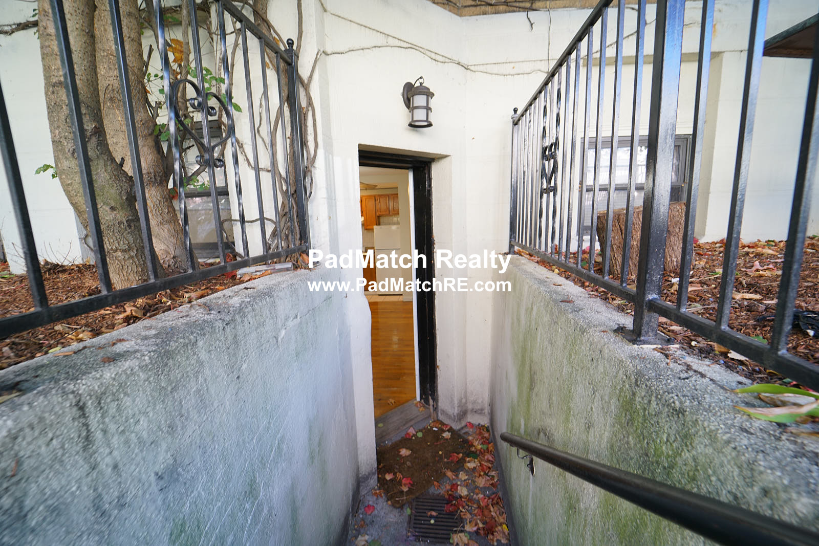 Photo 13 of 56 Queensberry St. Unit G4