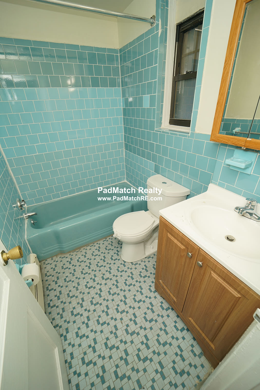 Photo 5 of 56 Queensberry St. Unit G4