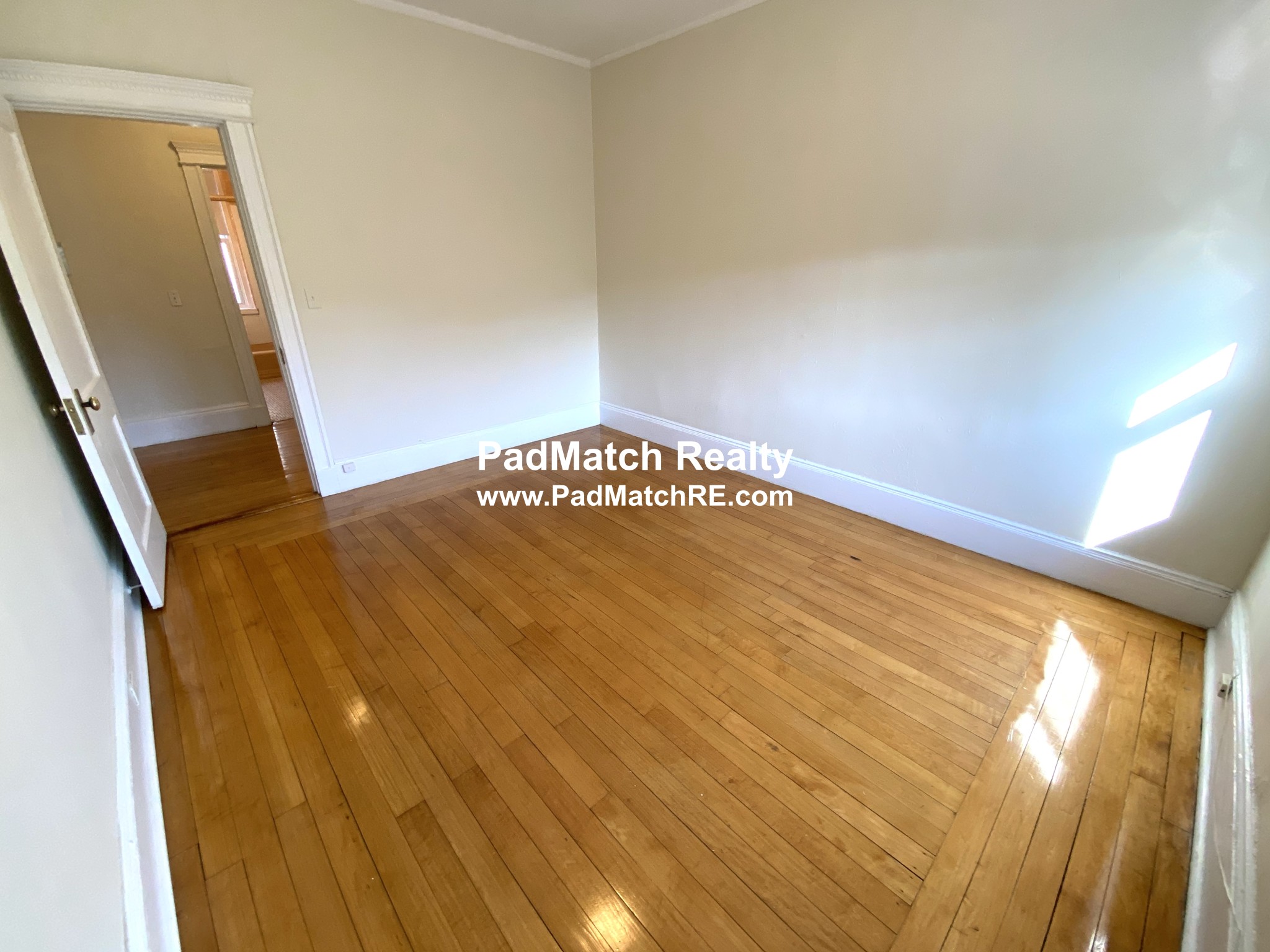 1822 Beacon St, Washington Square