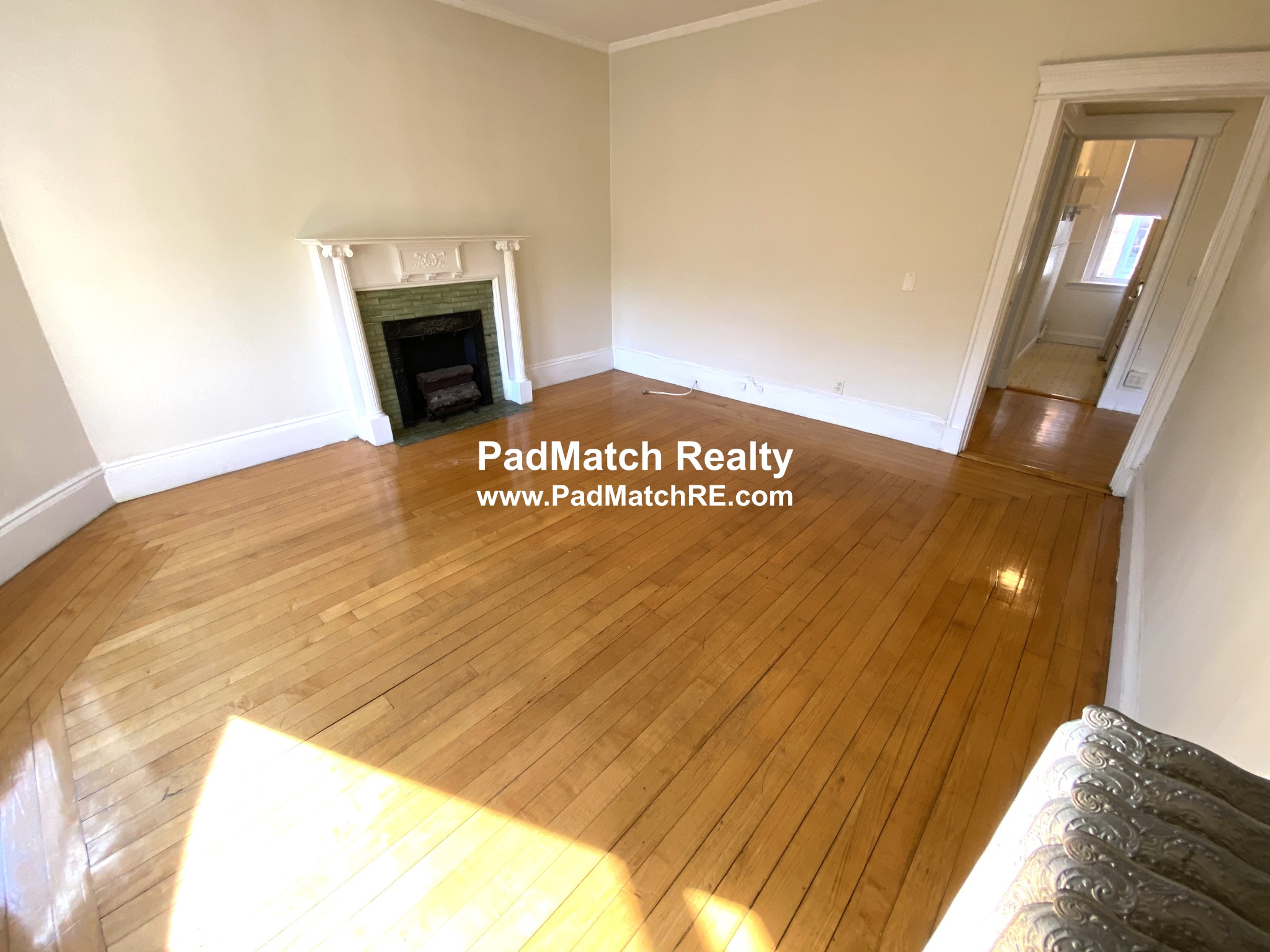 1822 Beacon St, Washington Square