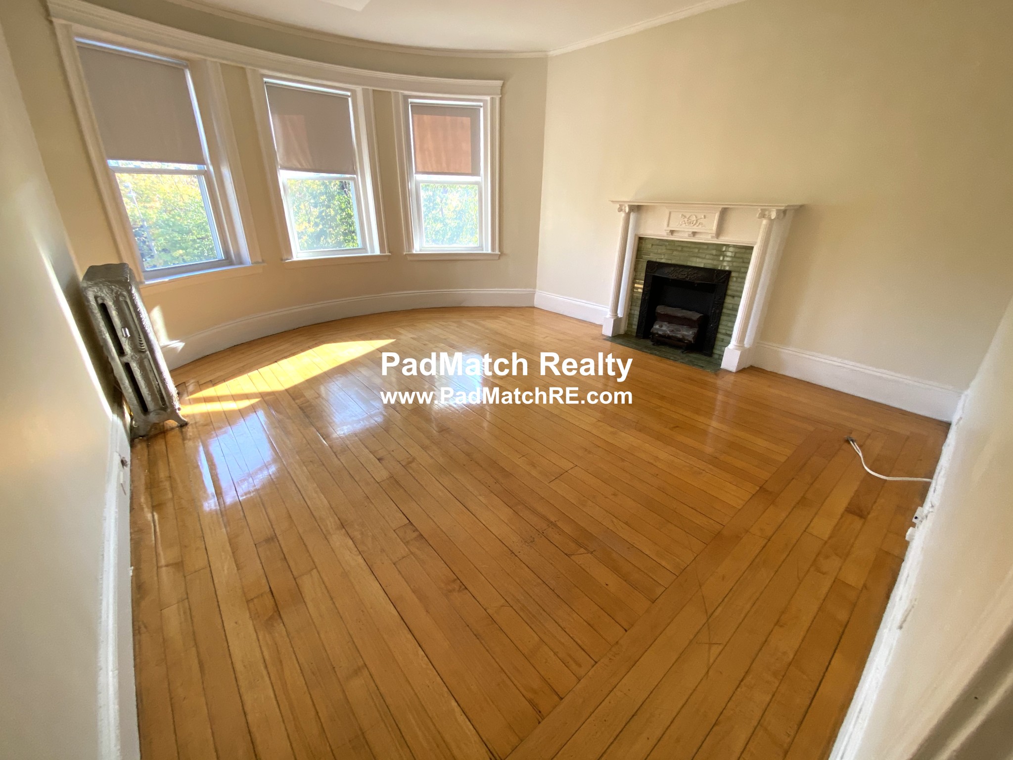 1822 Beacon St, Washington Square