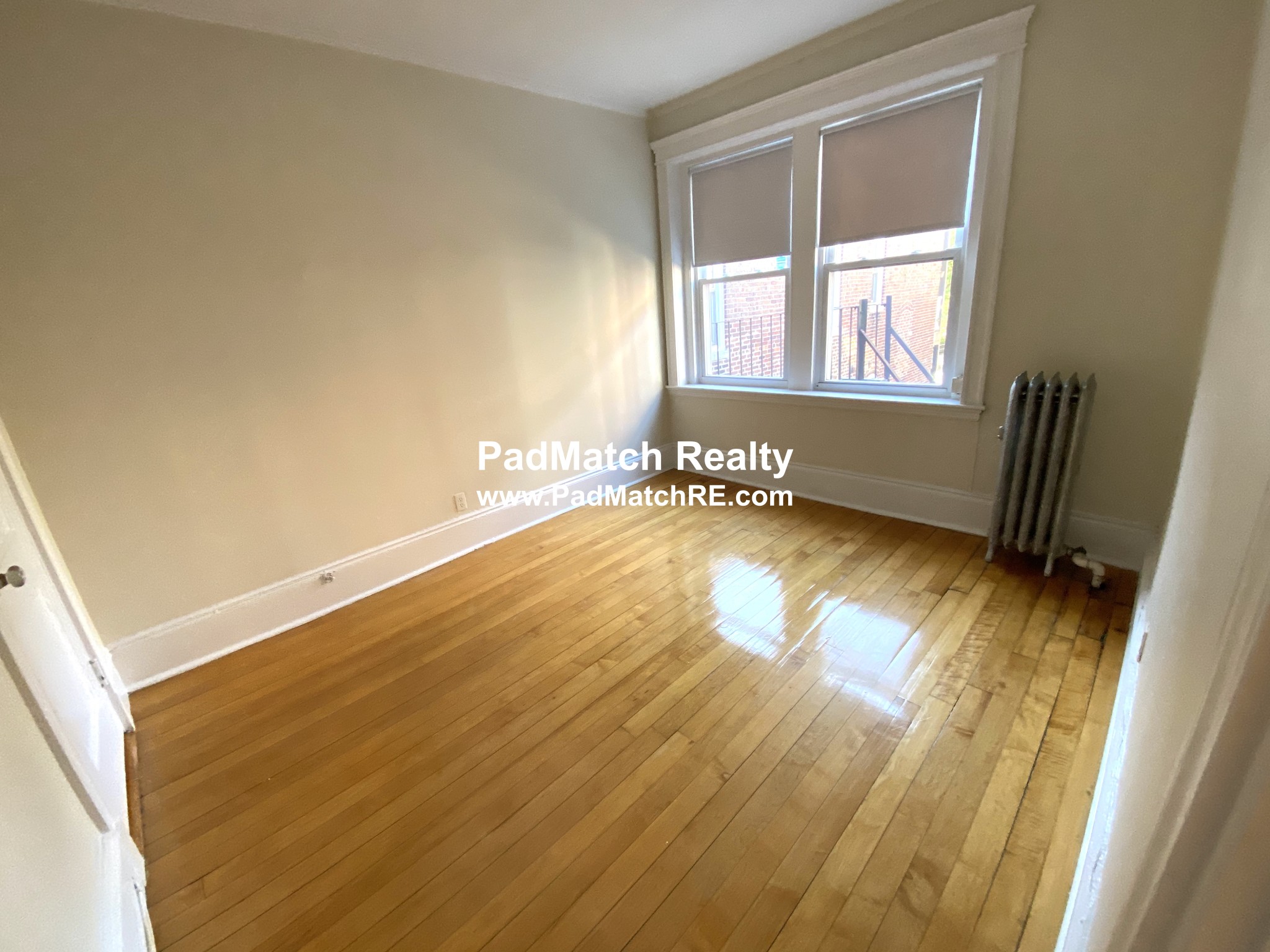 1822 Beacon St, Washington Square