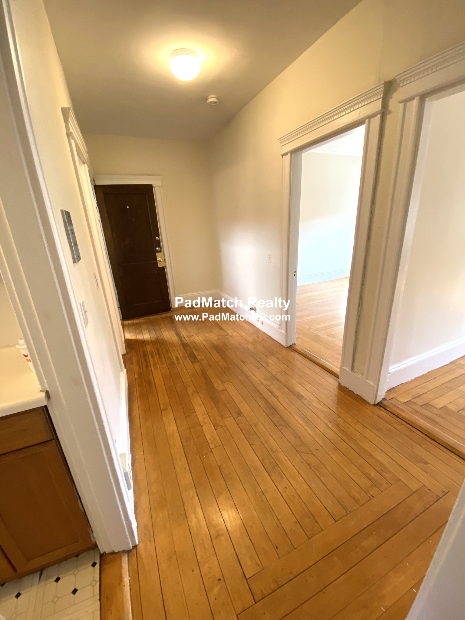 1822 Beacon St, Washington Square