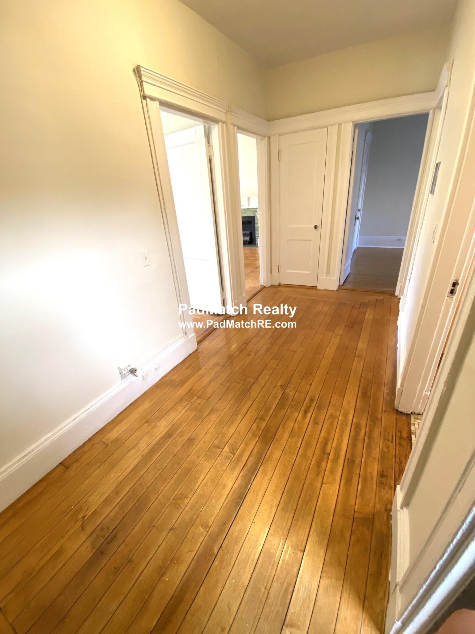 1822 Beacon St, Washington Square