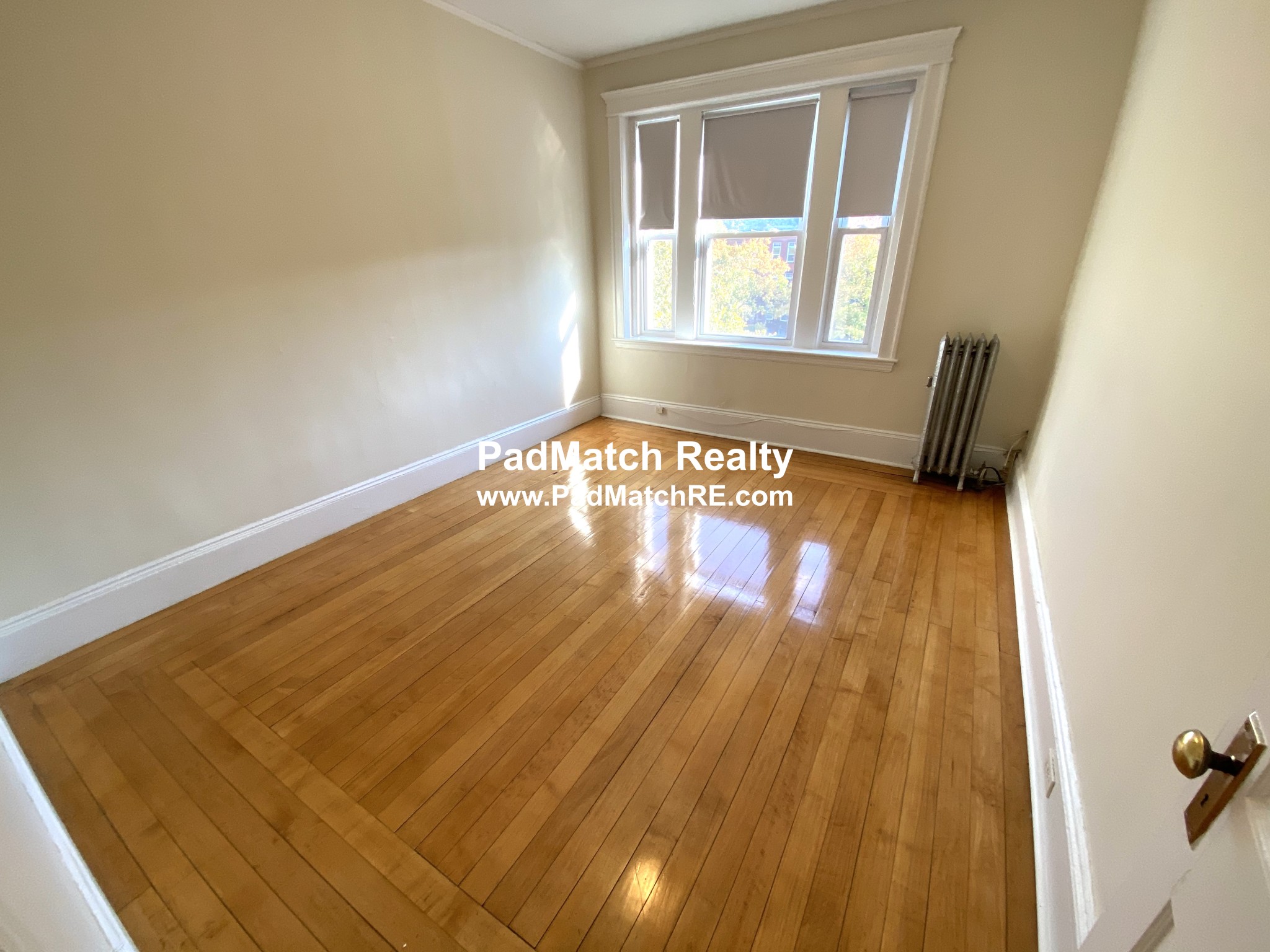 1822 Beacon St, Washington Square