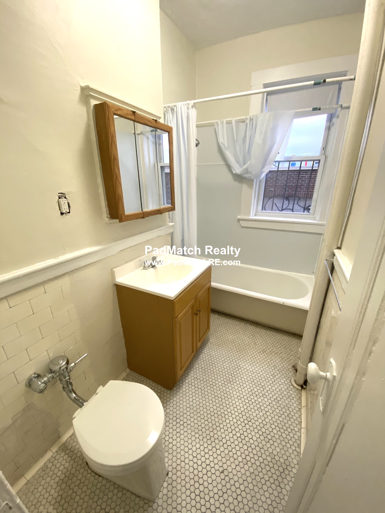 1185 Boylston St, Fenway