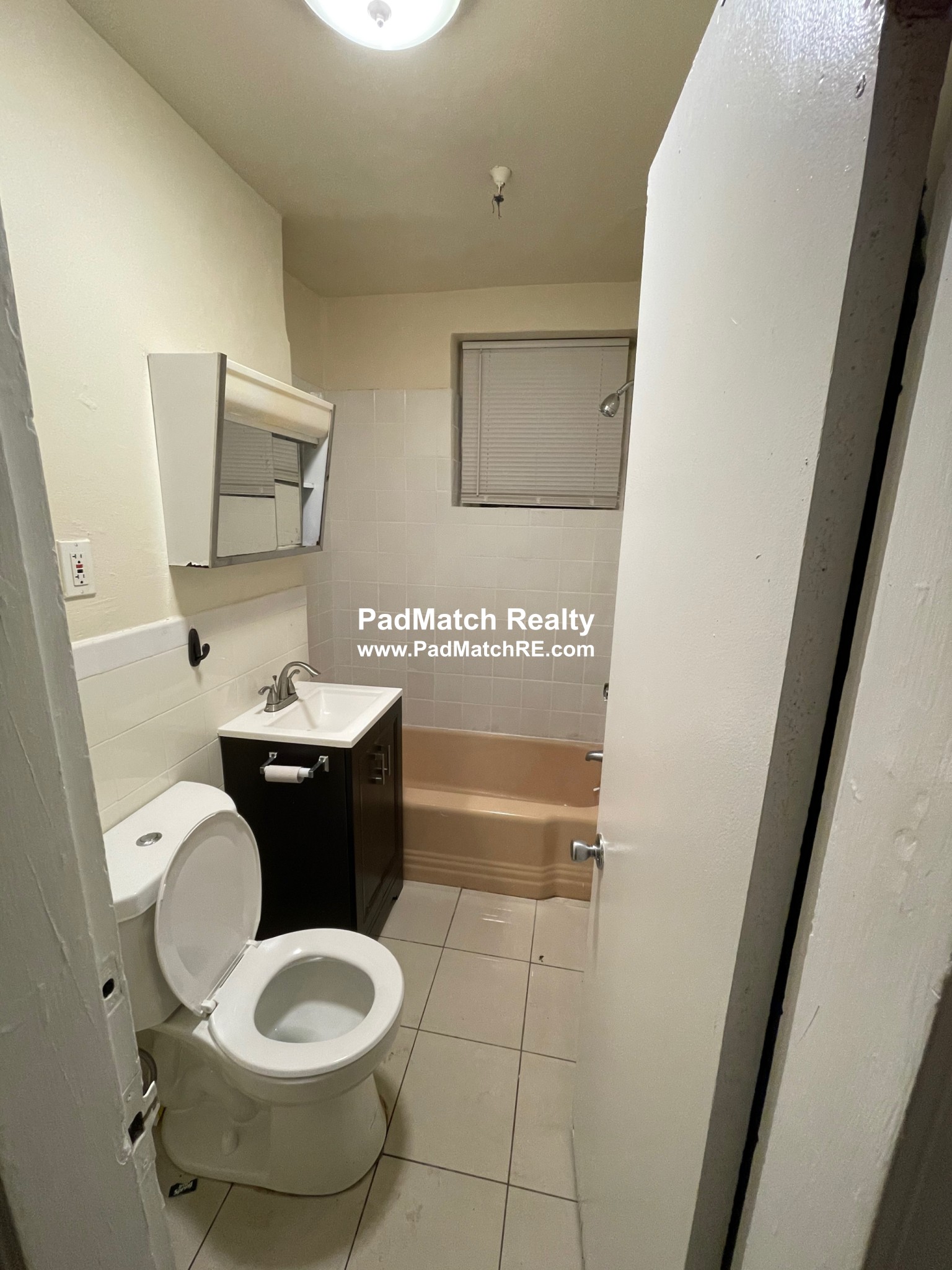 56 Queensberry St, Fenway