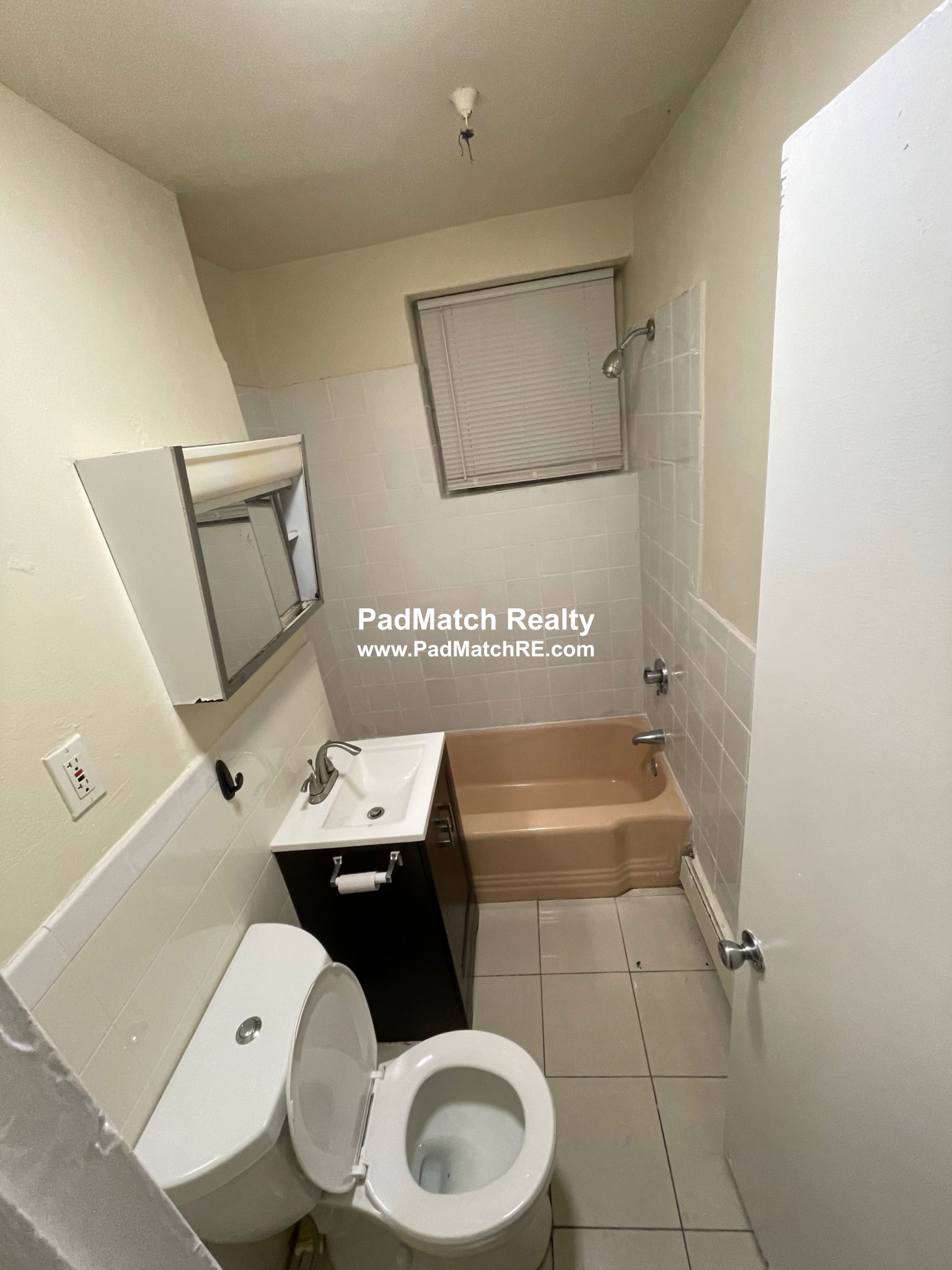 56 Queensberry St, Fenway