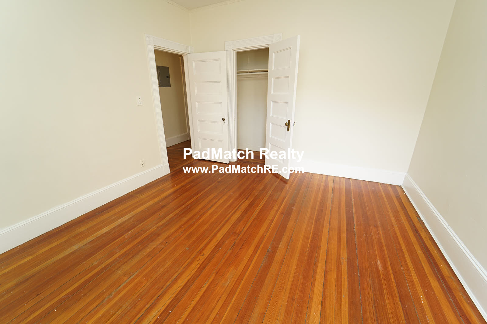 1595 Beacon St, Washington Square