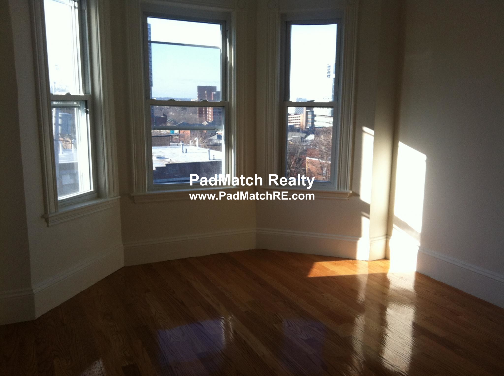 3 bed, 1 bath apartment for rent at 4 Weld Ave Unit 3, Roxbury — photo 3 of 11