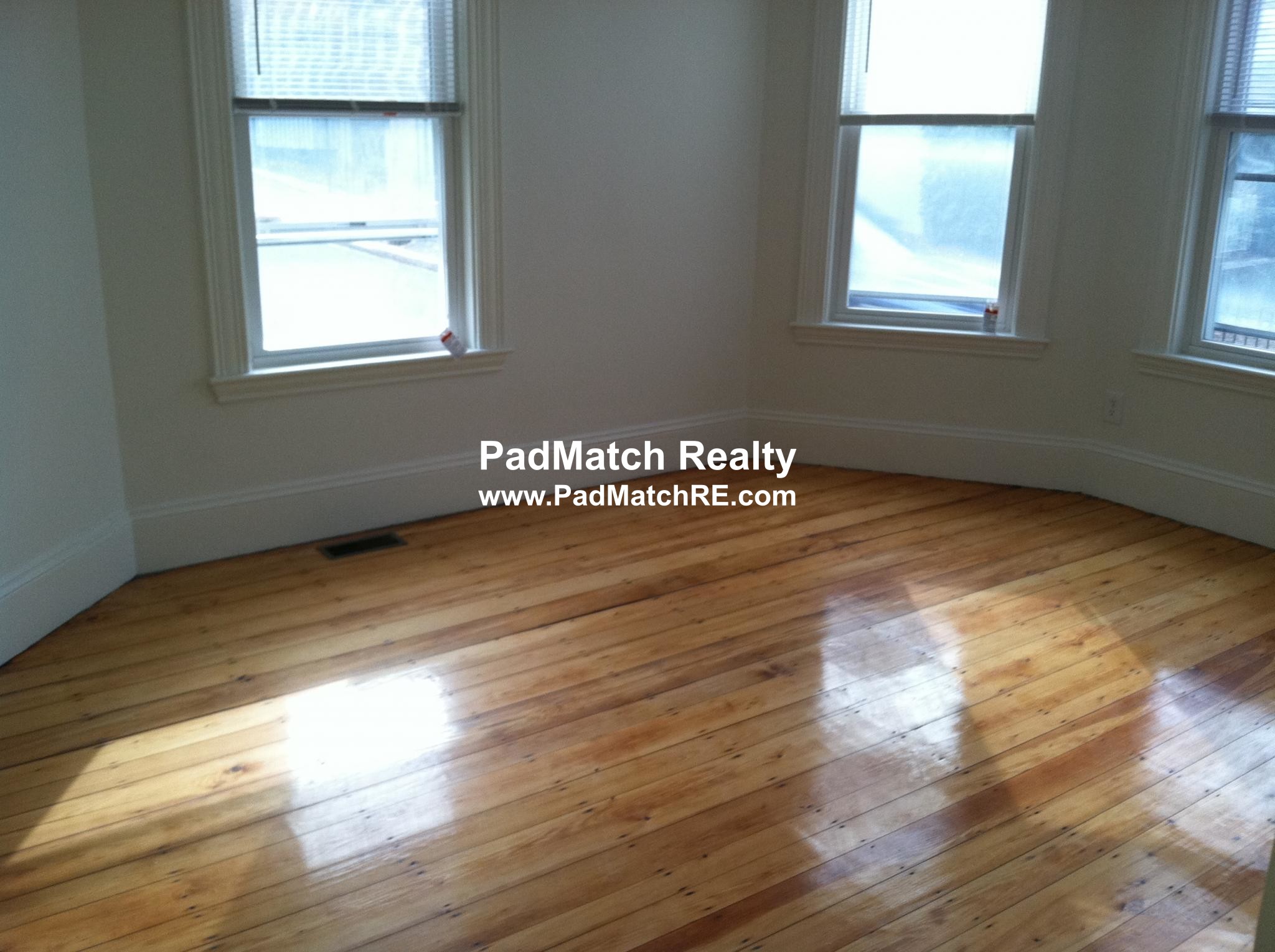 3 bed, 1 bath apartment for rent at 4 Weld Ave Unit 3, Roxbury — photo 1 of 11