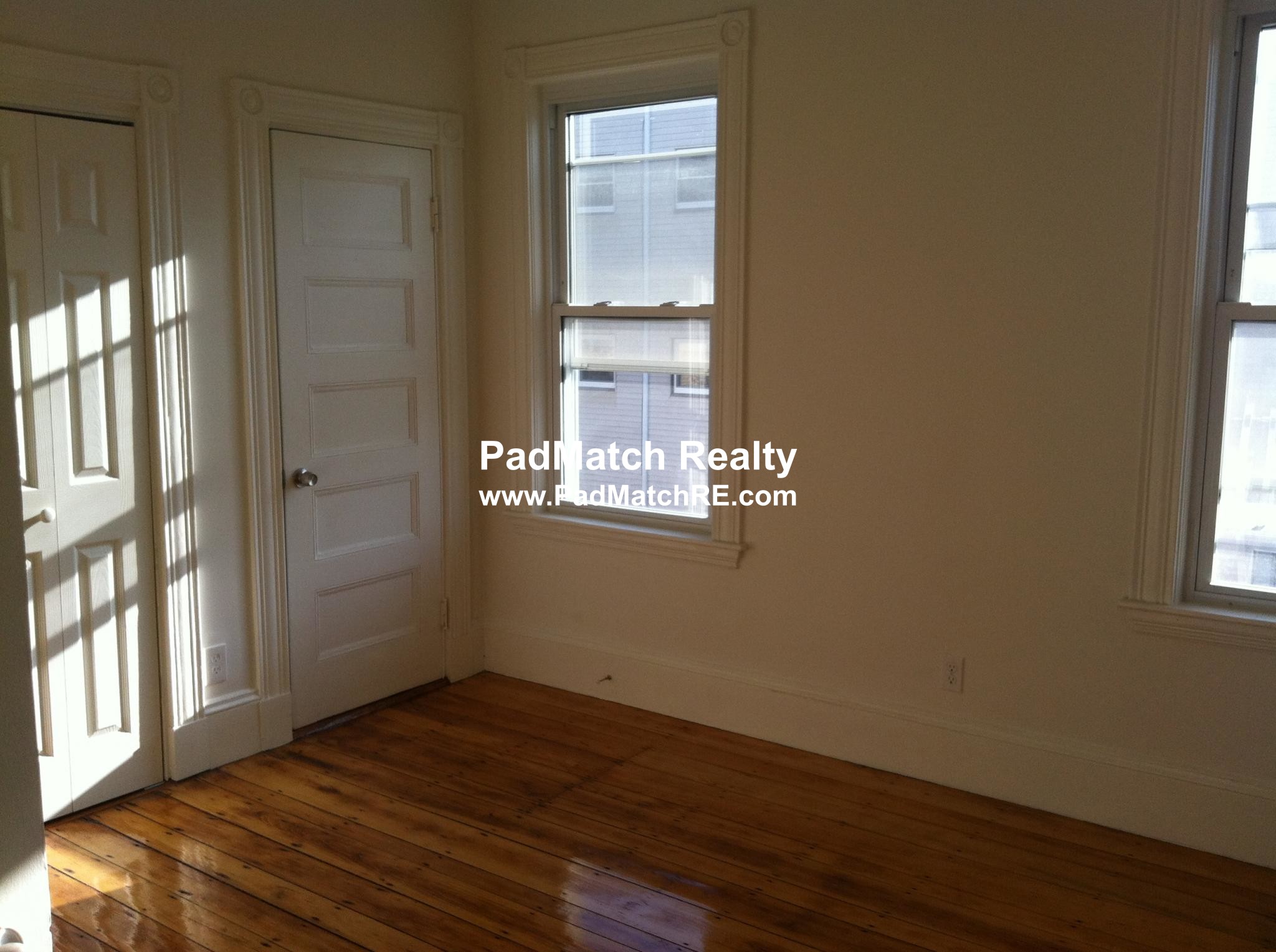 3 bed, 1 bath apartment for rent at 4 Weld Ave Unit 3, Roxbury — photo 4 of 11