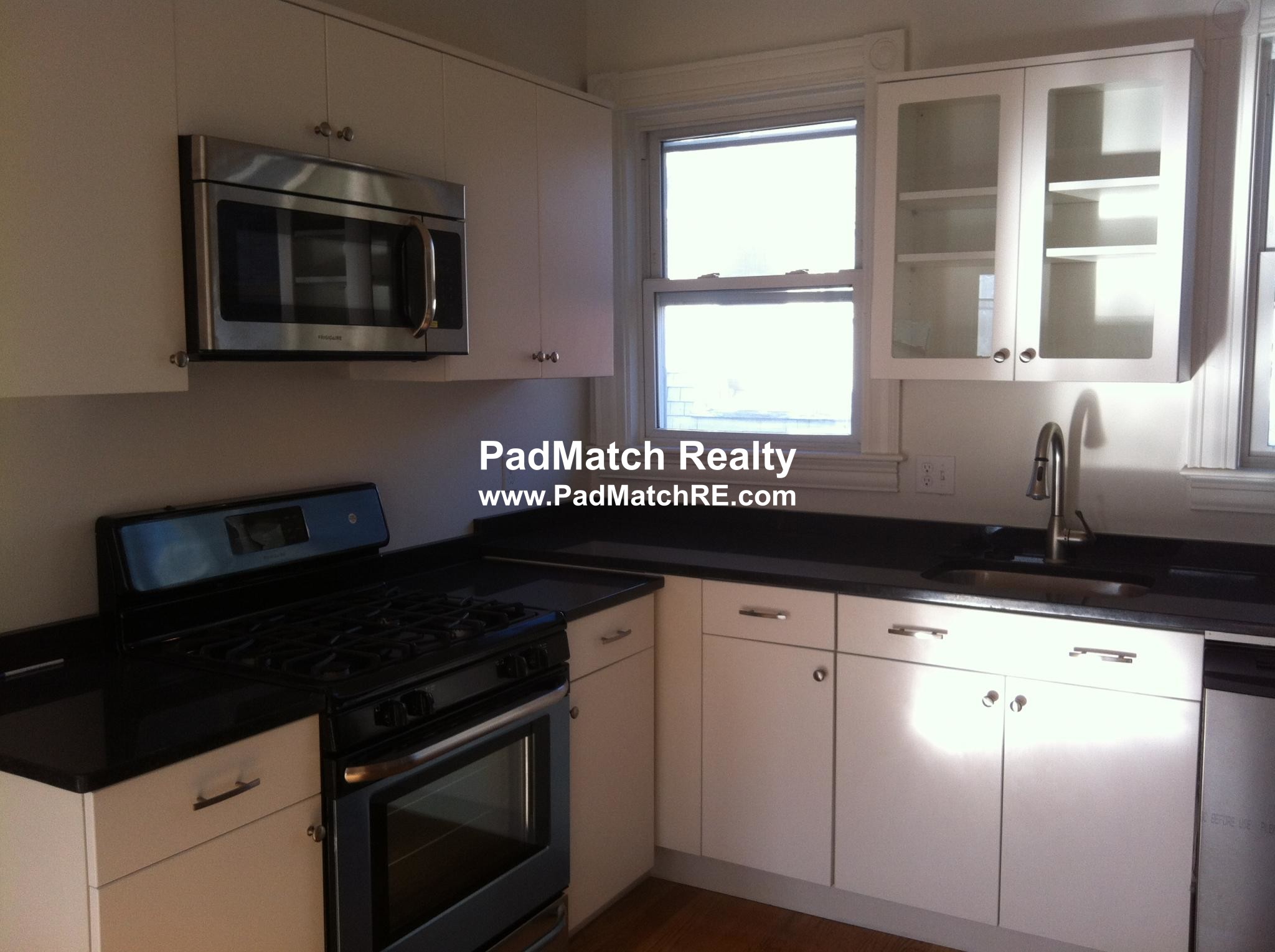 3 bed, 1 bath apartment for rent at 4 Weld Ave Unit 3, Roxbury — photo 8 of 11