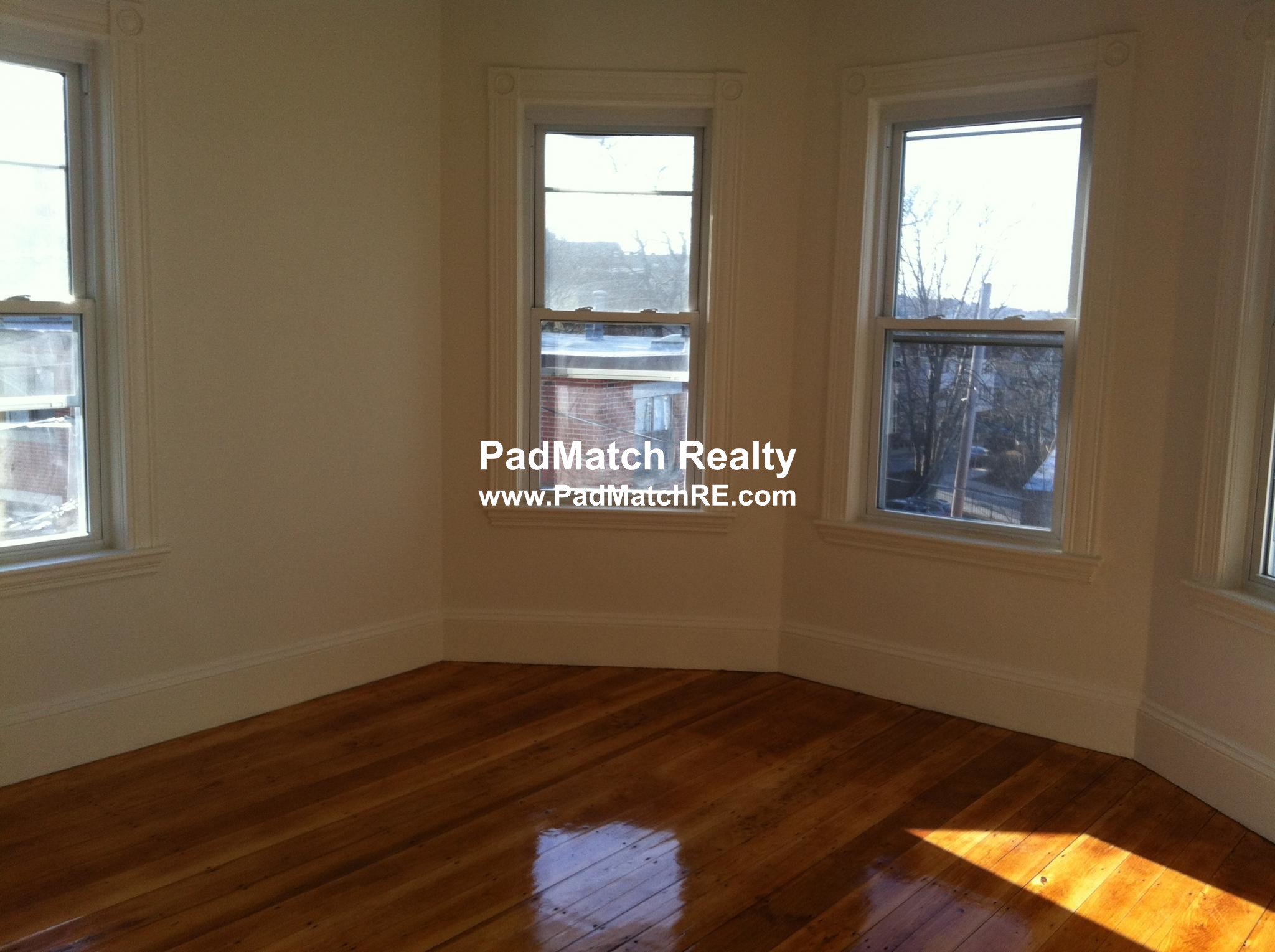 3 bed, 1 bath apartment for rent at 4 Weld Ave Unit 3, Roxbury — photo 2 of 11
