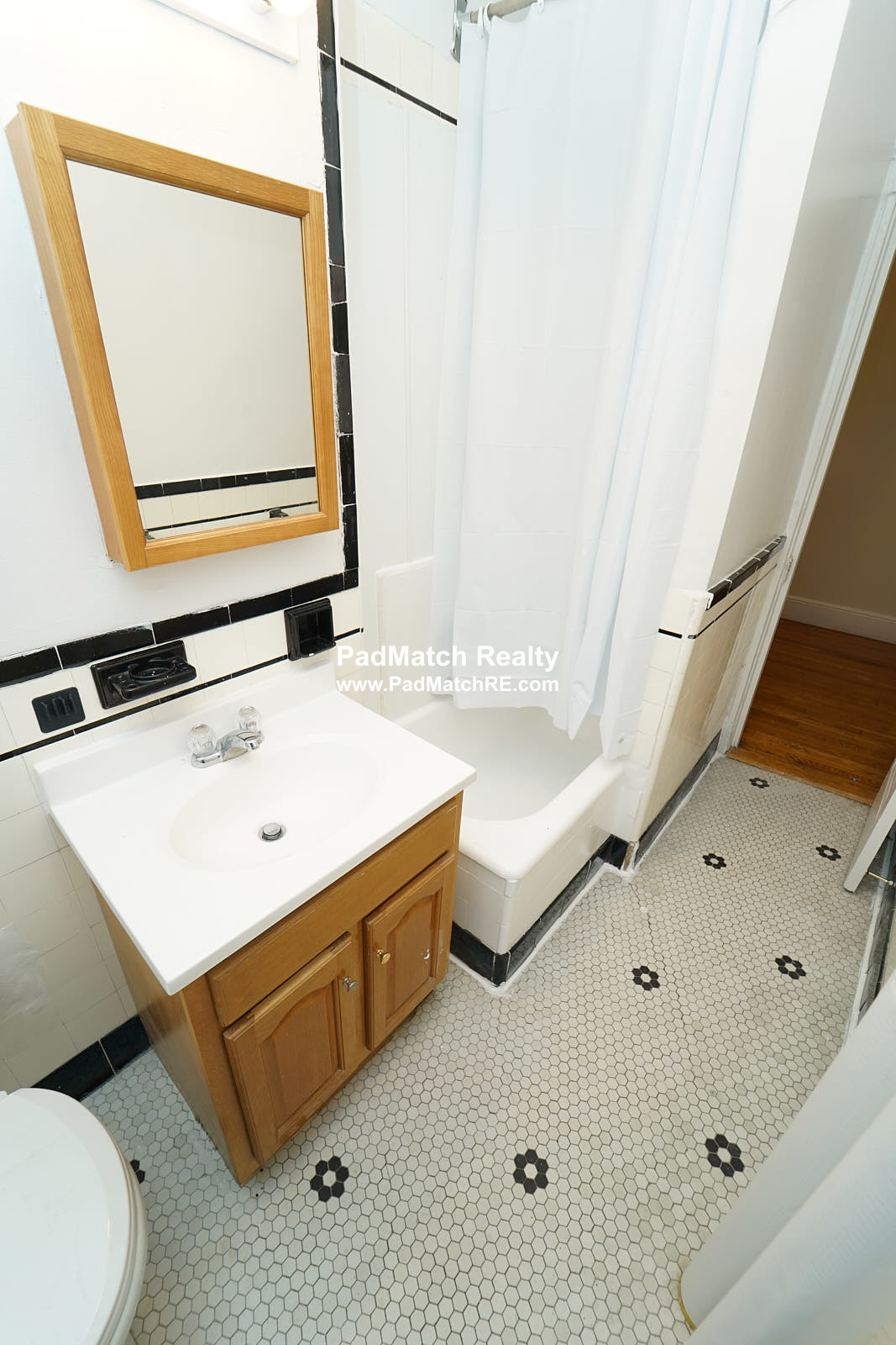 1820 Commonwealth Ave, Brighton