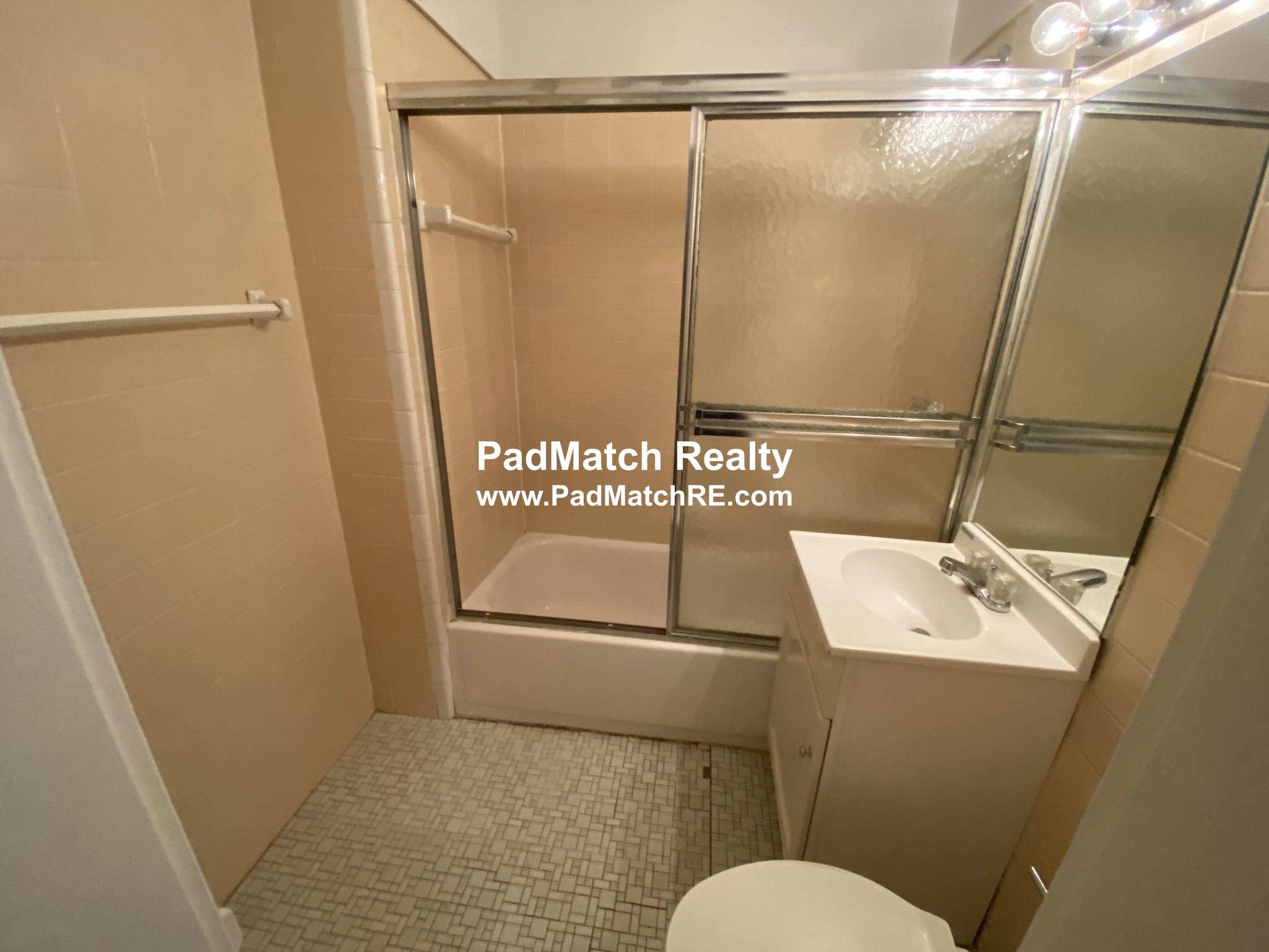 62 Boylston St, Downtown