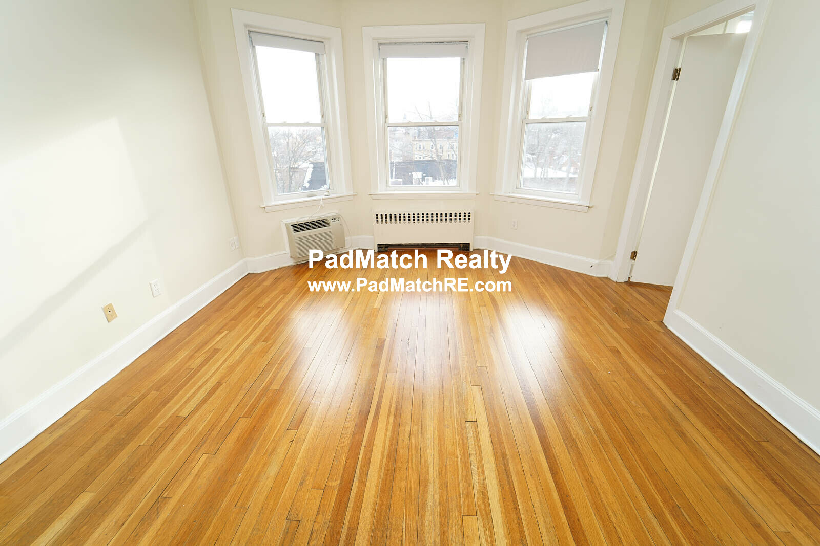 33 Lancaster Ter, Washington Square