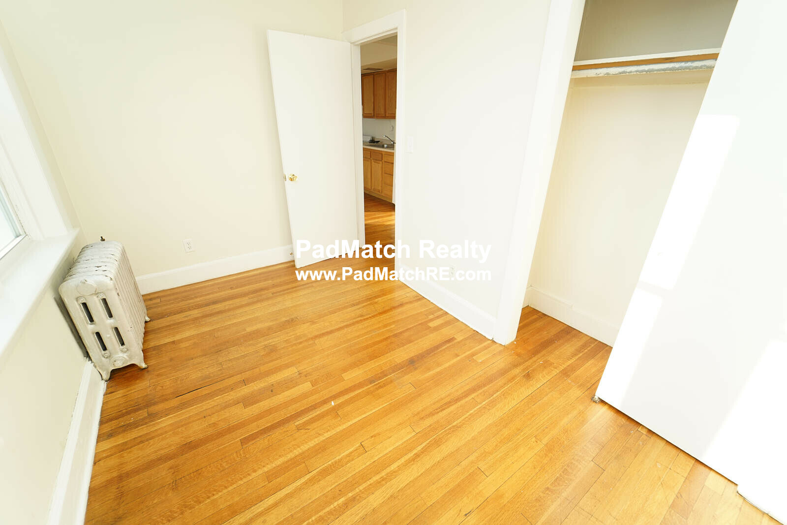 33 Lancaster Ter, Washington Square